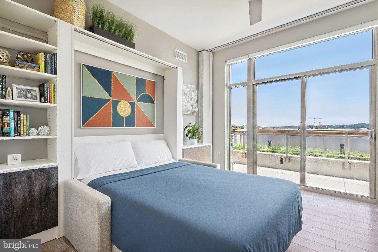 CAPITOL GATEWAY - Residential