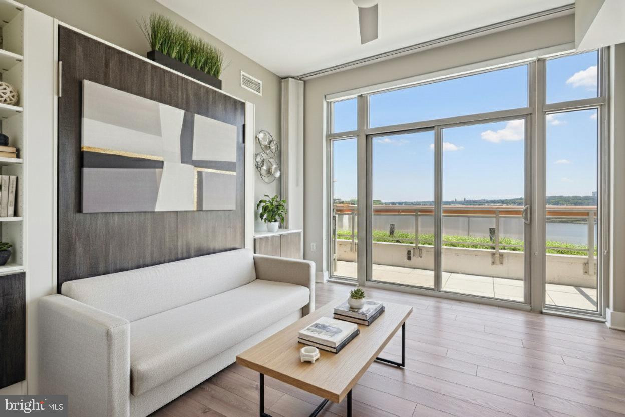 CAPITOL GATEWAY - Residential