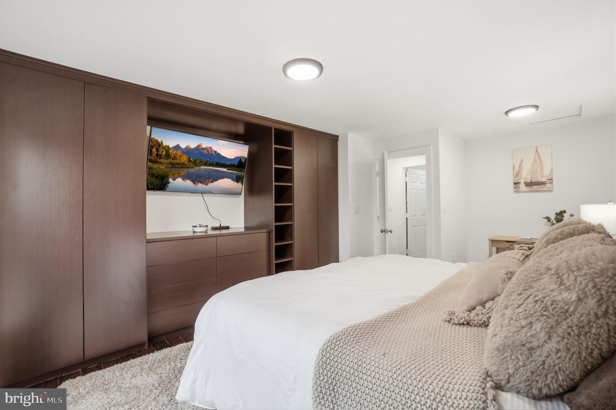 ASHBURN FARM - Residential