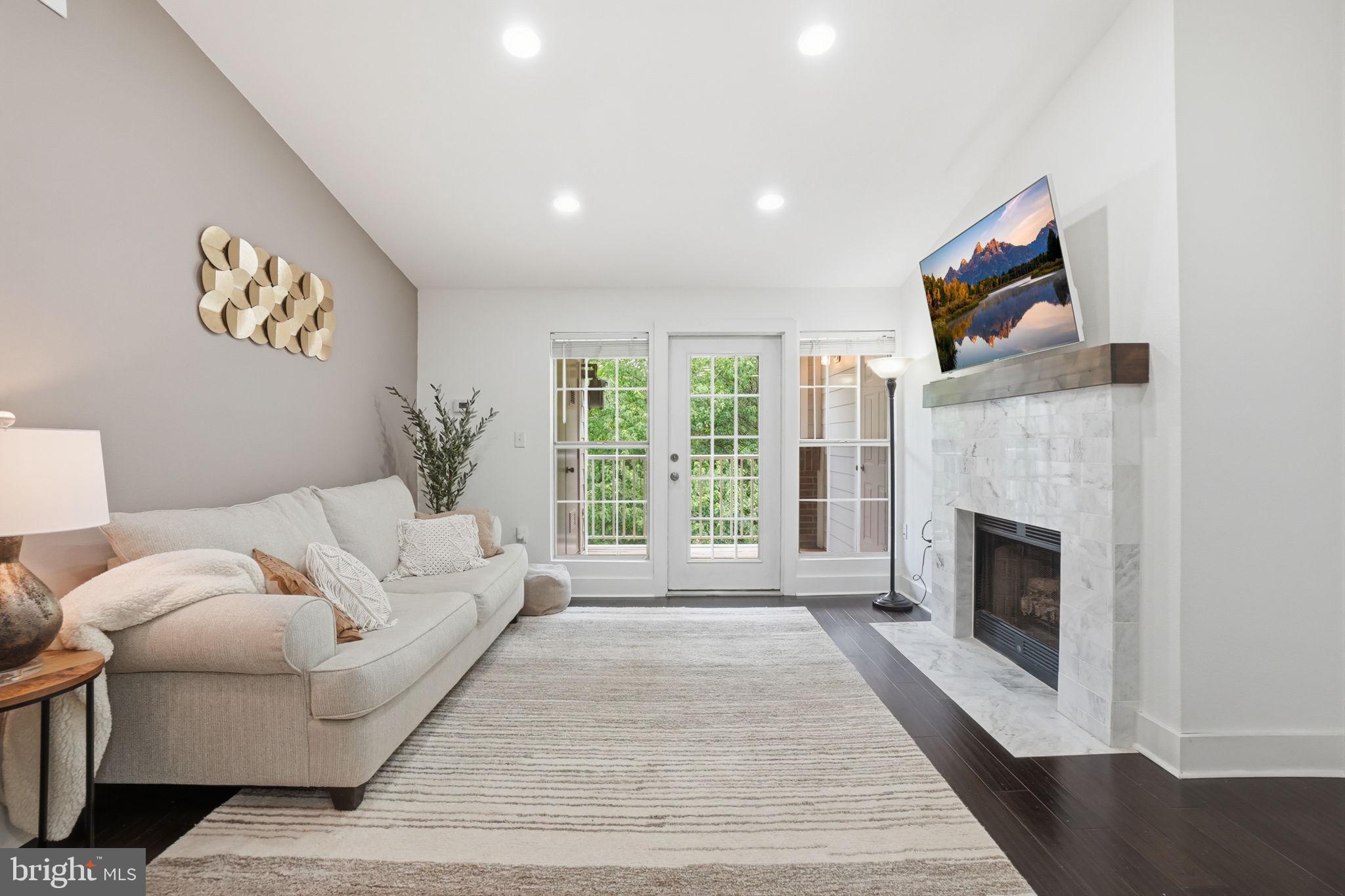 ASHBURN FARM - Residential