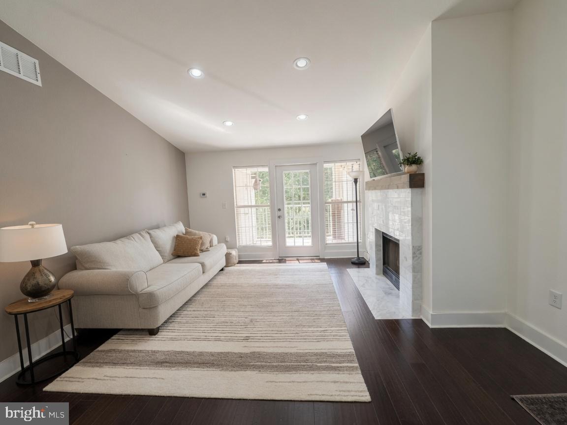 ASHBURN FARM - Residential