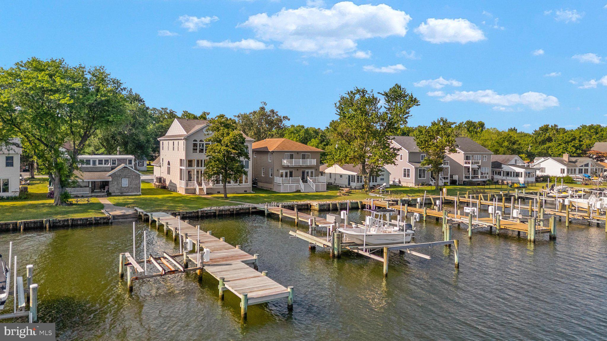 CHESTER RIVER BEACH - Residential