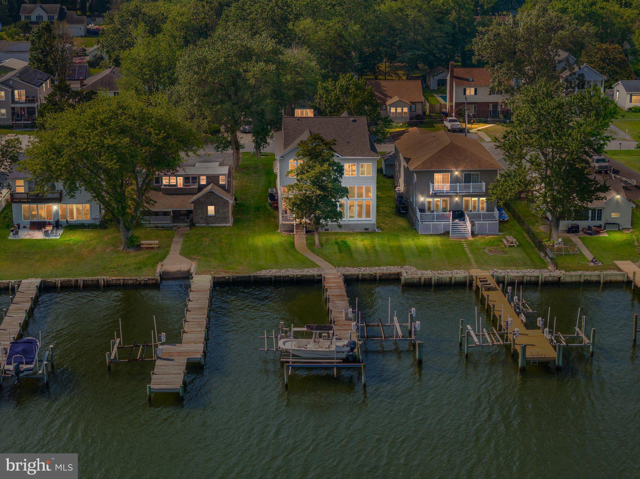 CHESTER RIVER BEACH - Residential