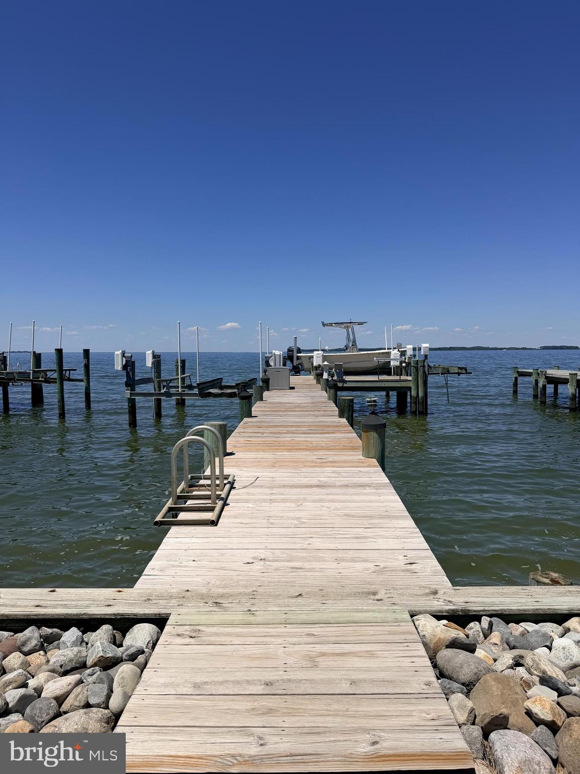 CHESTER RIVER BEACH - Residential