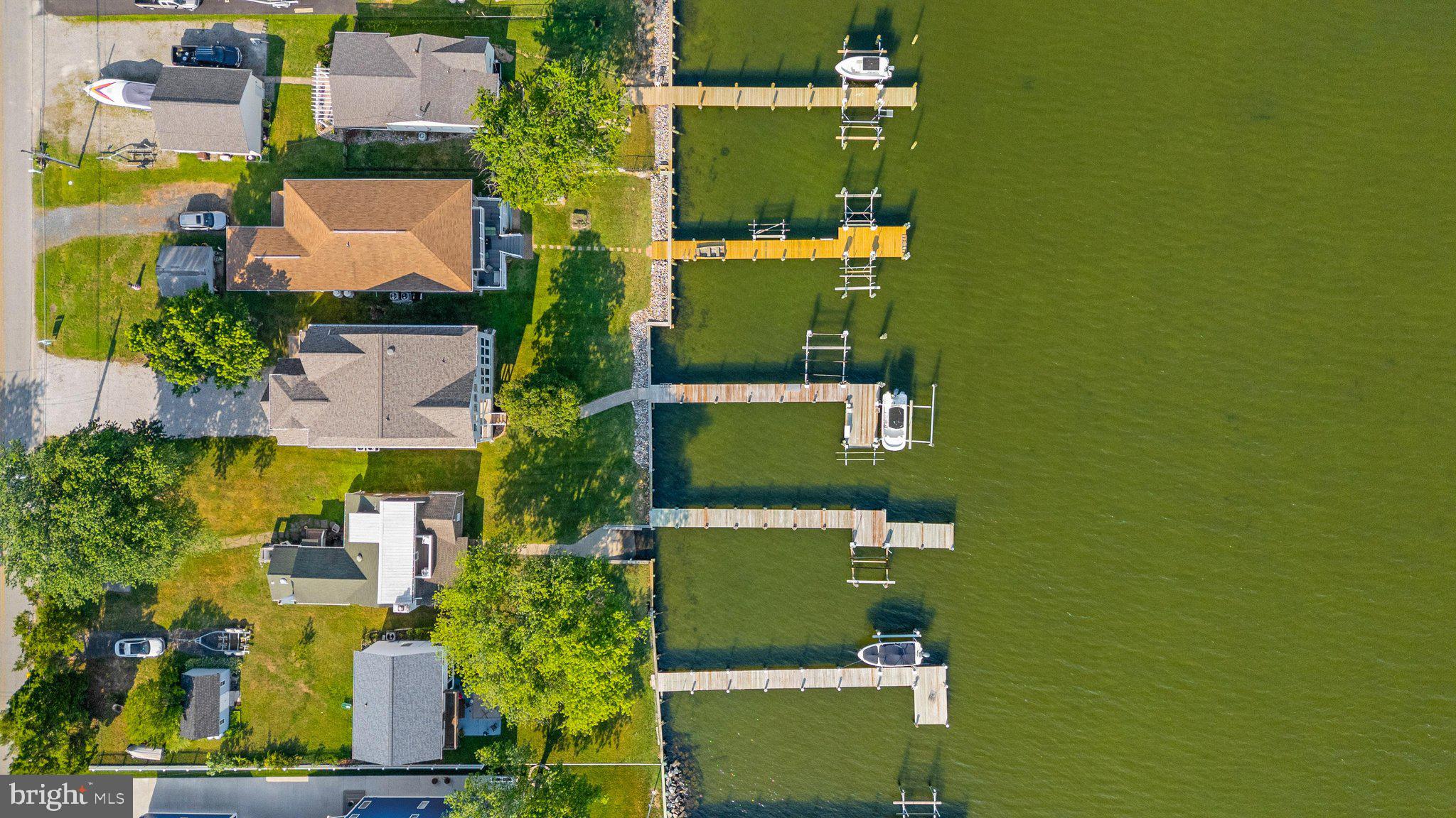 CHESTER RIVER BEACH - Residential