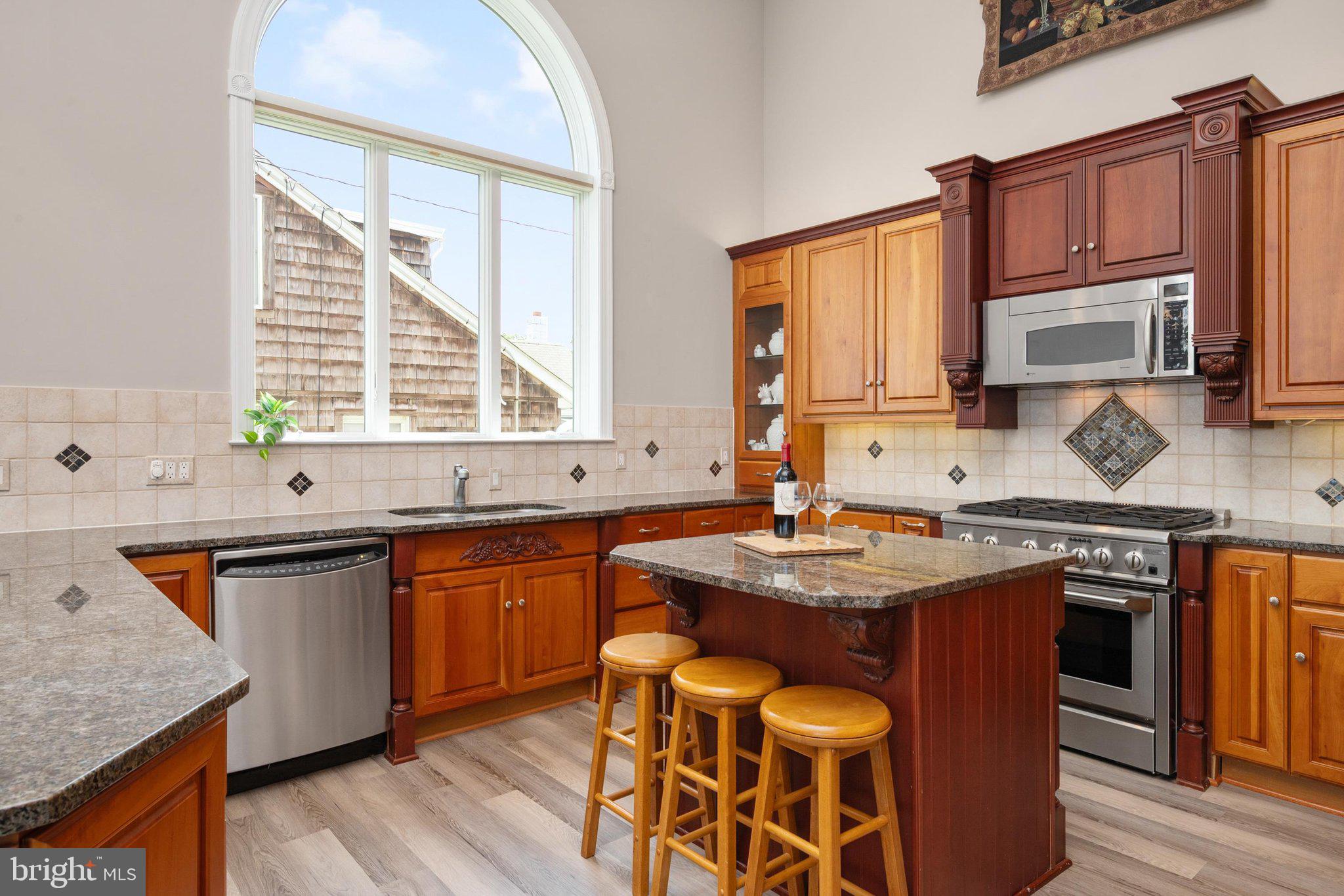 CHESTER RIVER BEACH - Residential