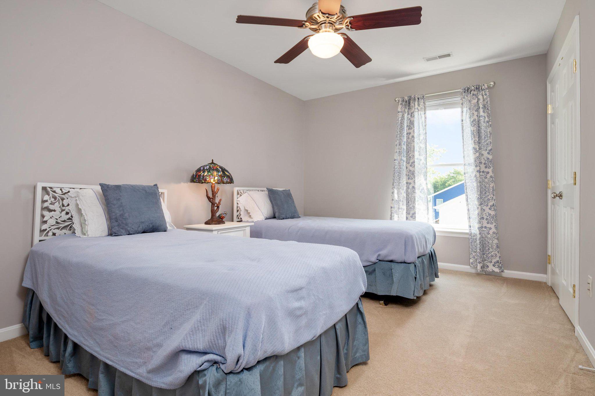 CHESTER RIVER BEACH - Residential