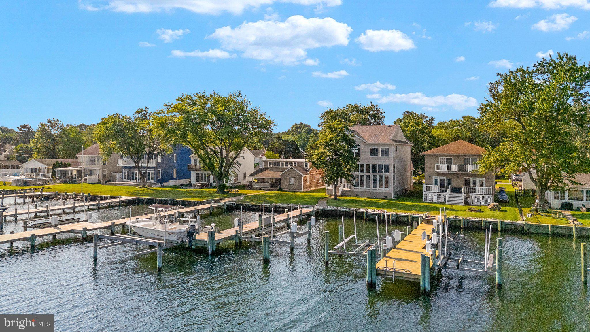 CHESTER RIVER BEACH - Residential