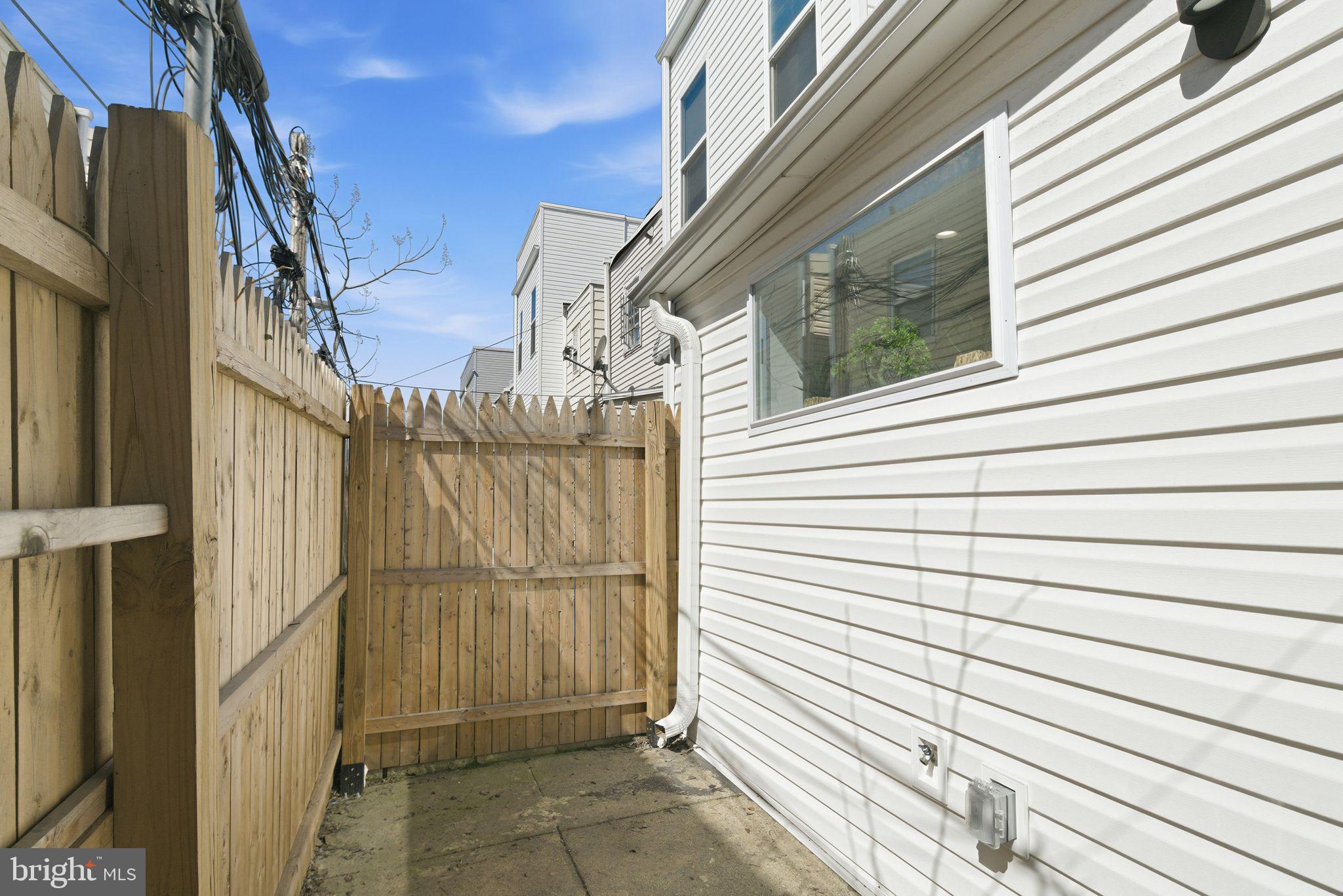 WHITMAN - Residential