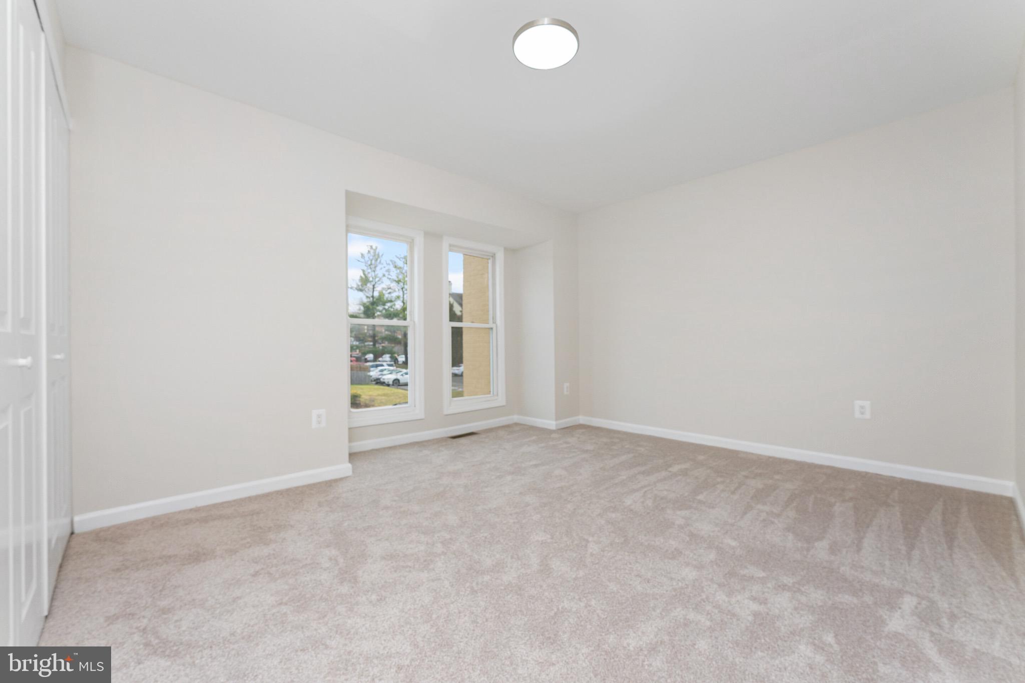 VIRGINIA KNOLLS - Residential