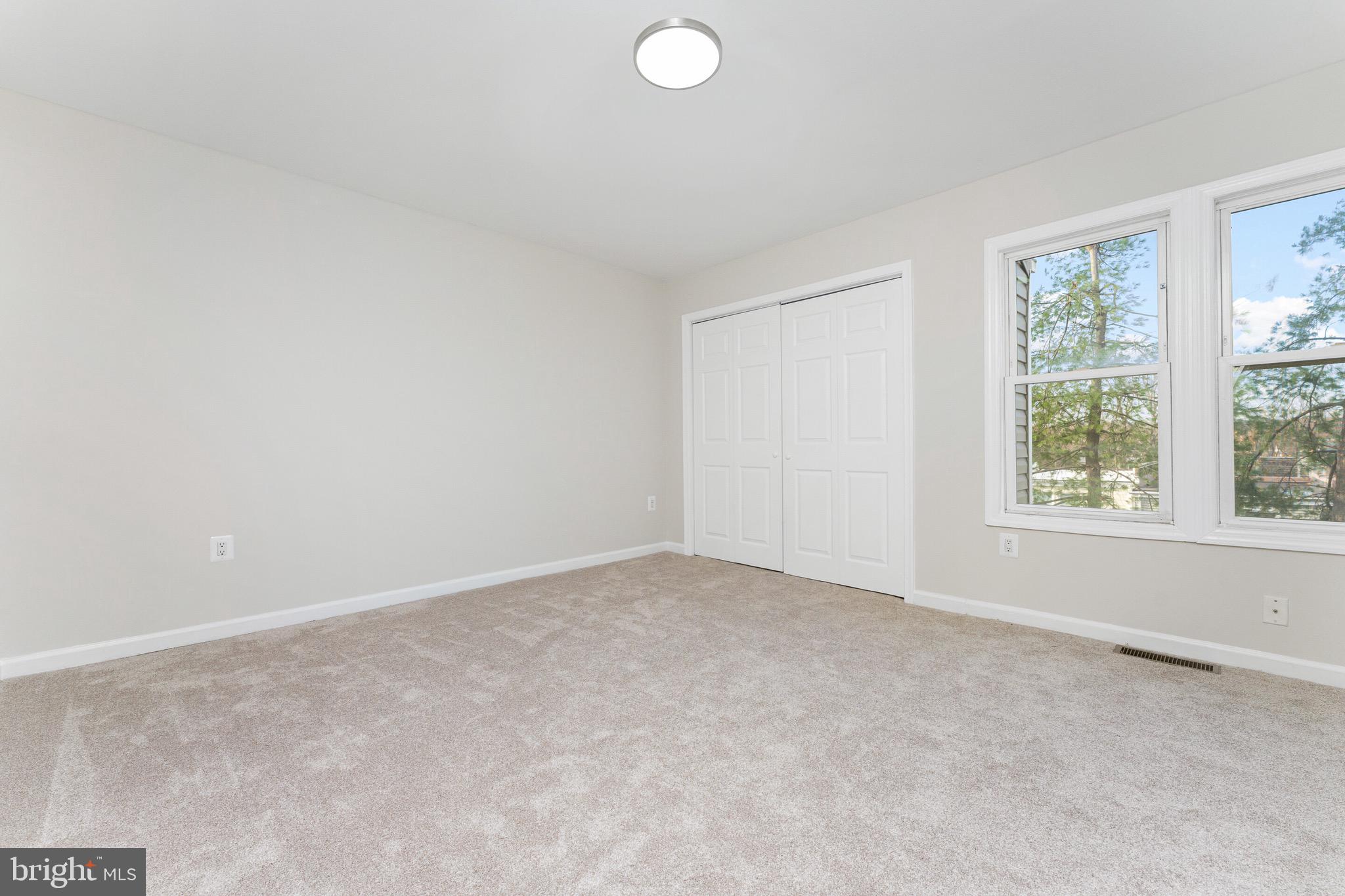 VIRGINIA KNOLLS - Residential