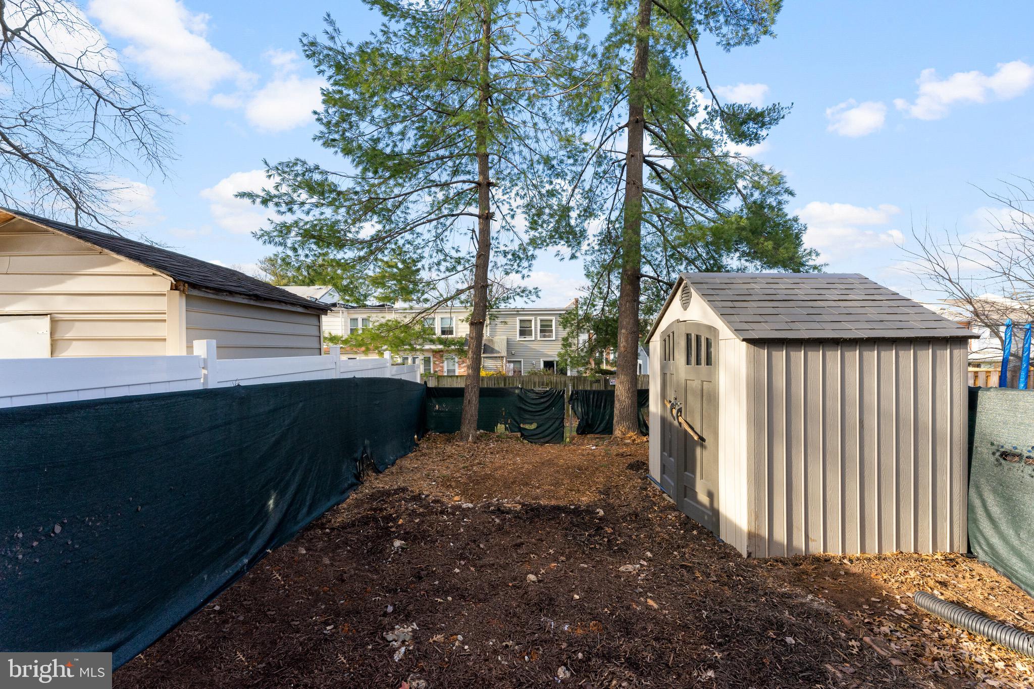 VIRGINIA KNOLLS - Residential