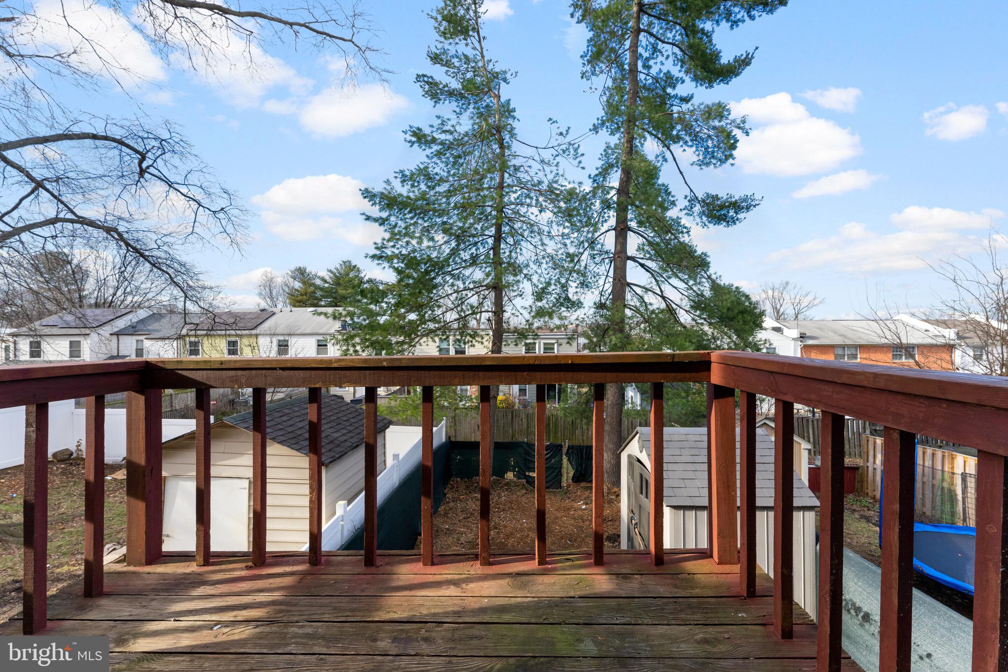 VIRGINIA KNOLLS - Residential