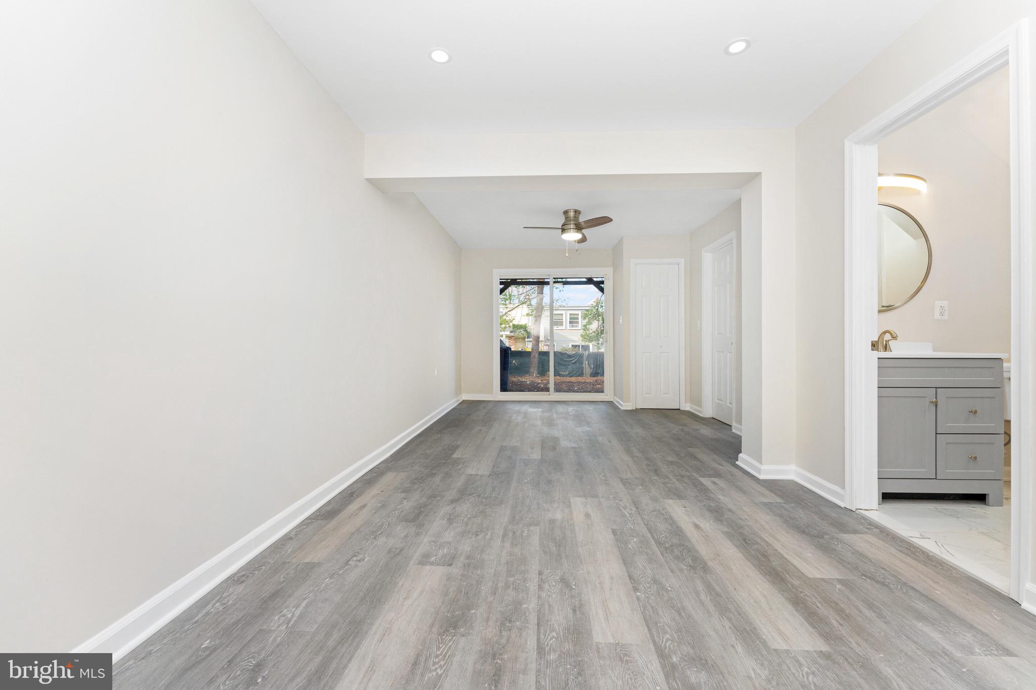 VIRGINIA KNOLLS - Residential