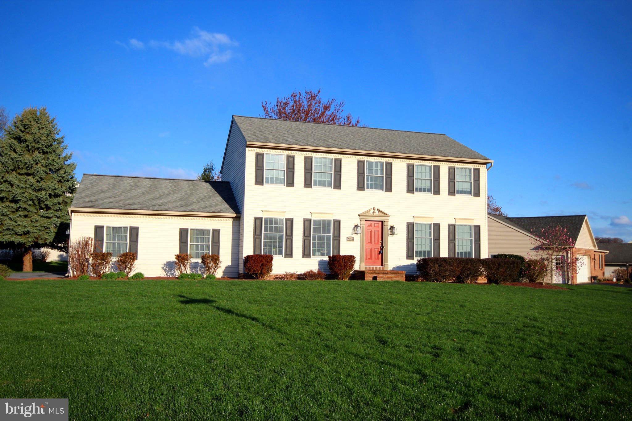 THE OAKS OF N LONDONDERRY - Residential