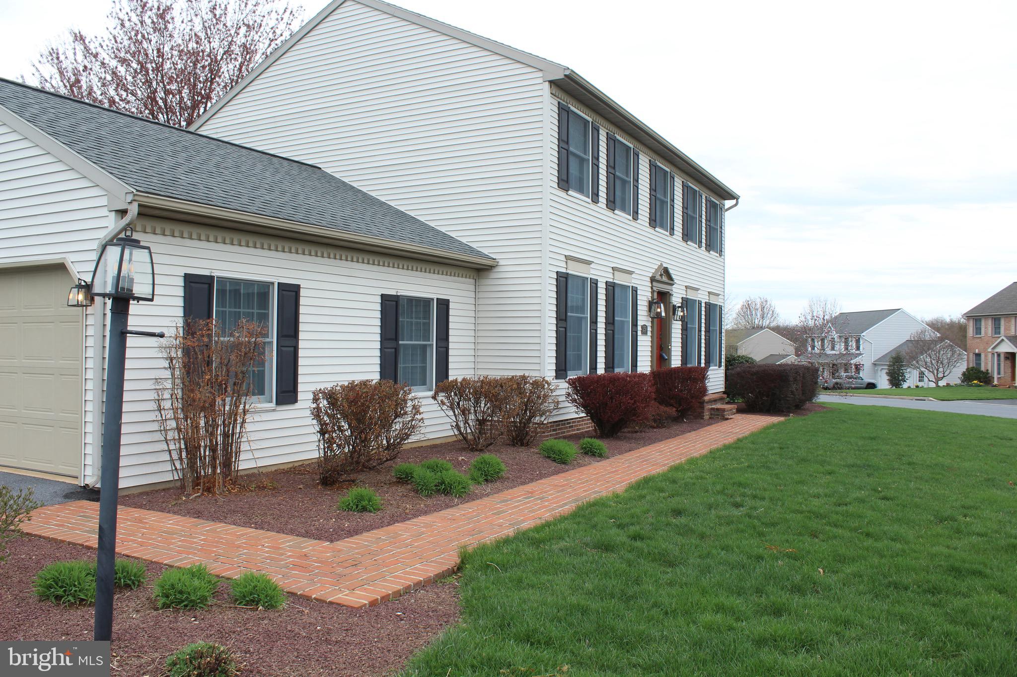 THE OAKS OF N LONDONDERRY - Residential