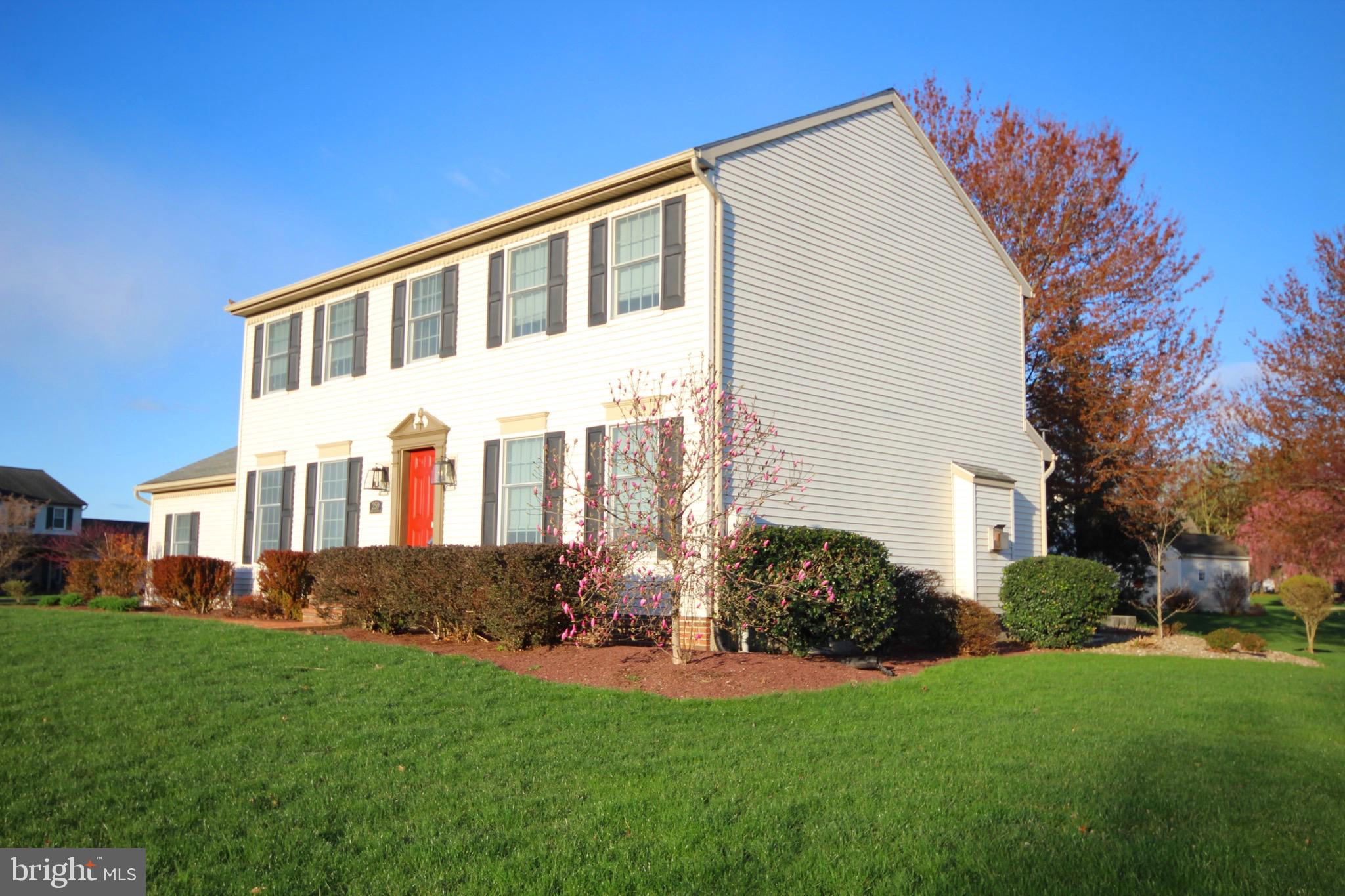 THE OAKS OF N LONDONDERRY - Residential