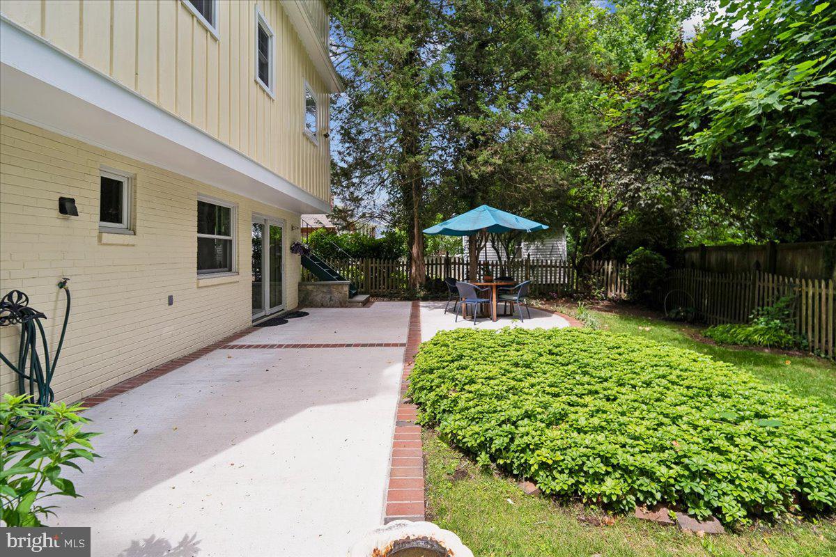 CHEVY CHASE MANOR - Residential