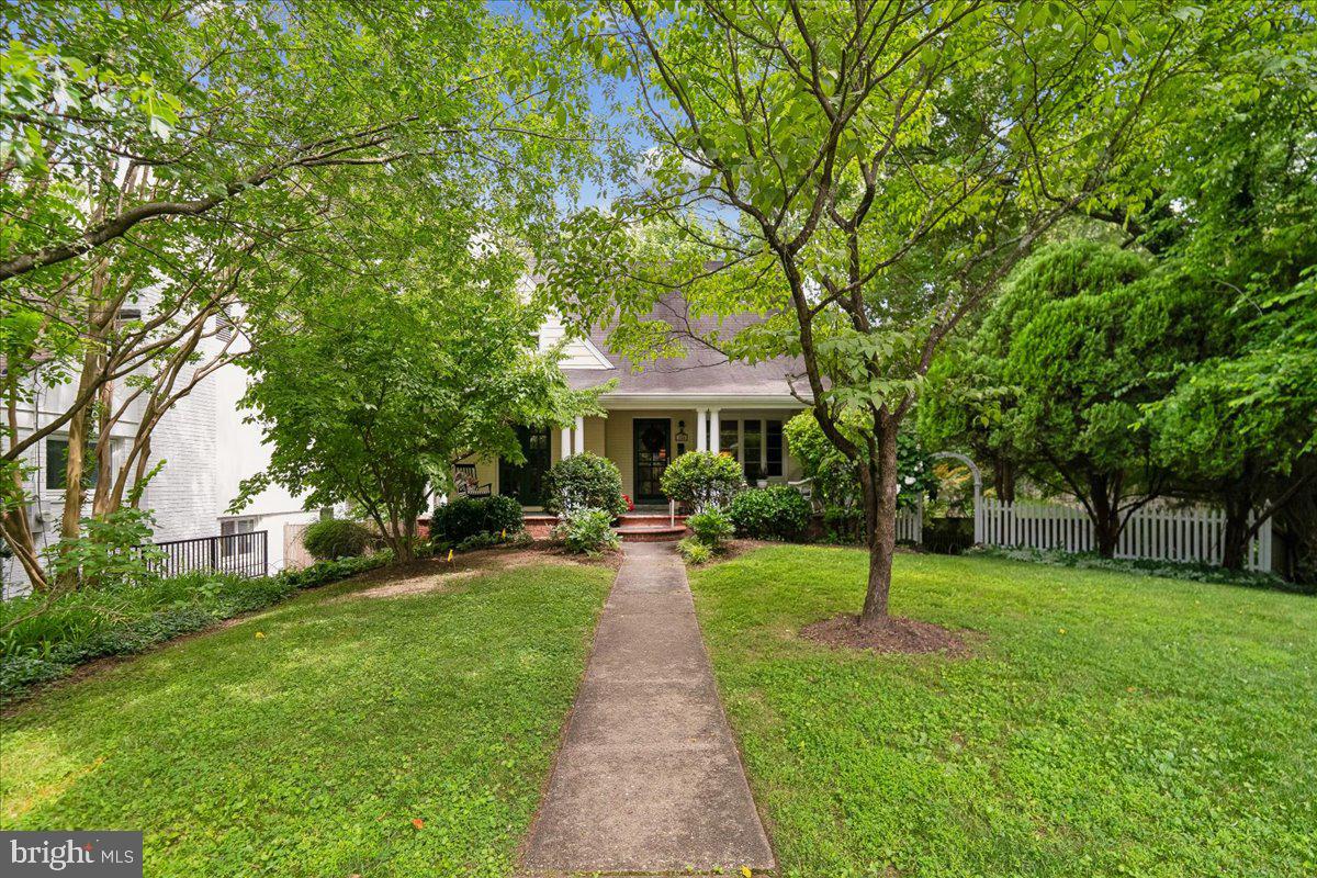 CHEVY CHASE MANOR - Residential