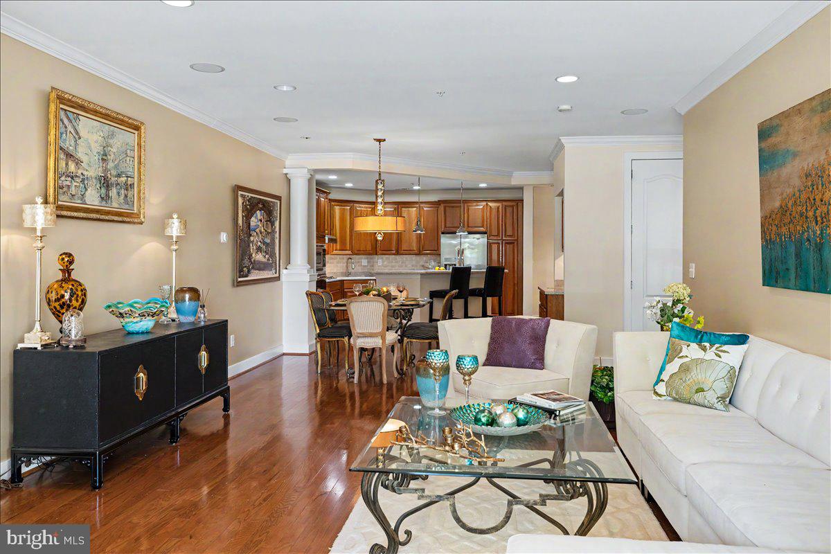 MERIDIAN VALLEY SQ - Residential