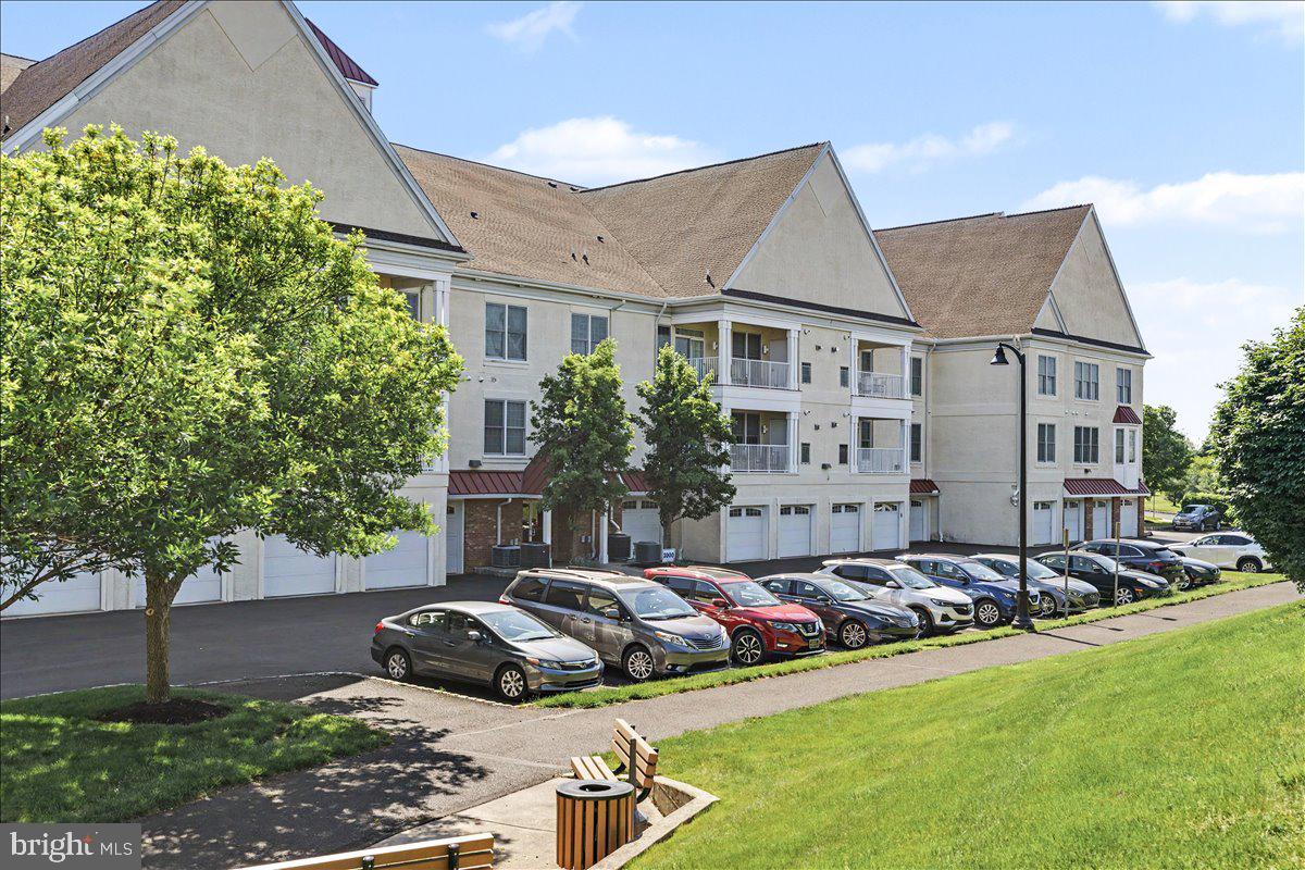 MERIDIAN VALLEY SQ - Residential