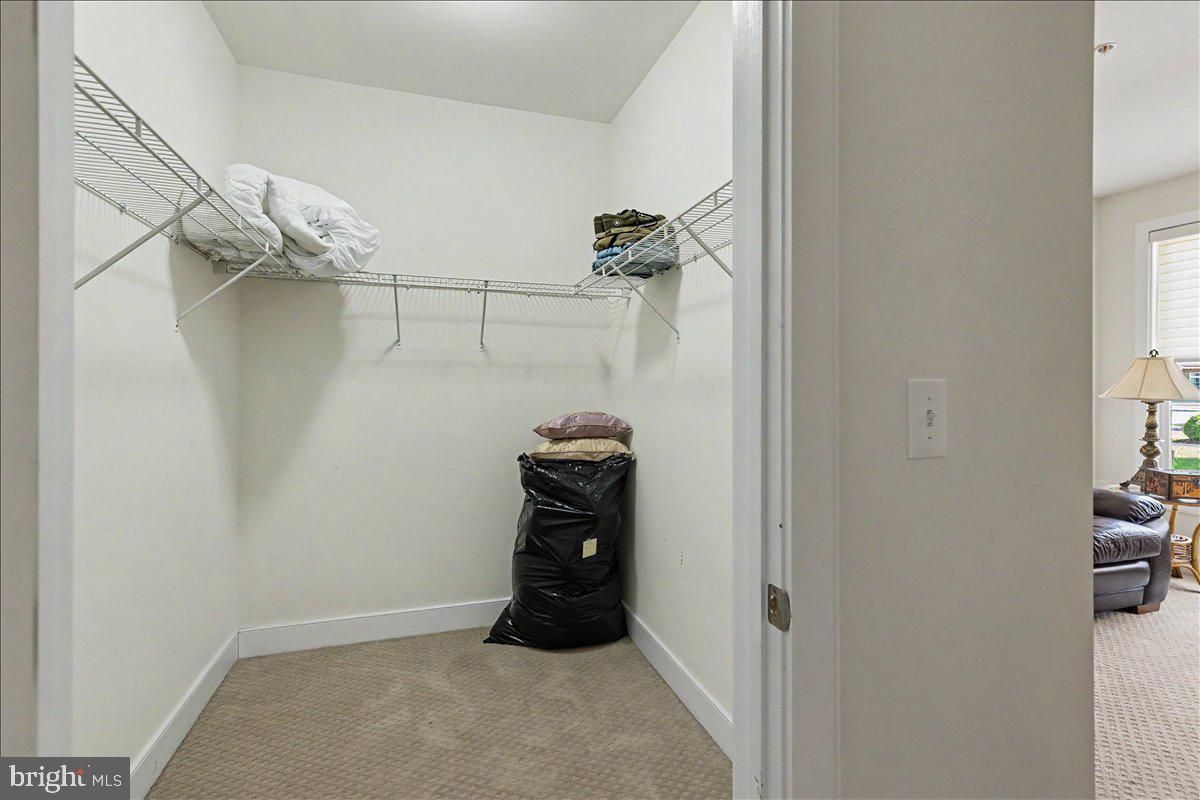 MERIDIAN VALLEY SQ - Residential