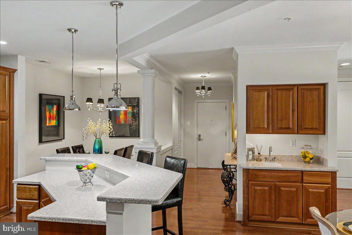 MERIDIAN VALLEY SQ - Residential