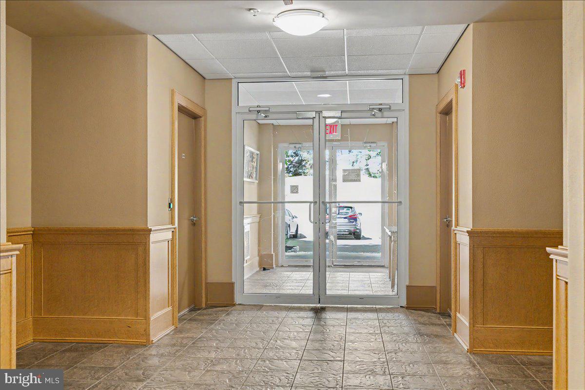 MERIDIAN VALLEY SQ - Residential