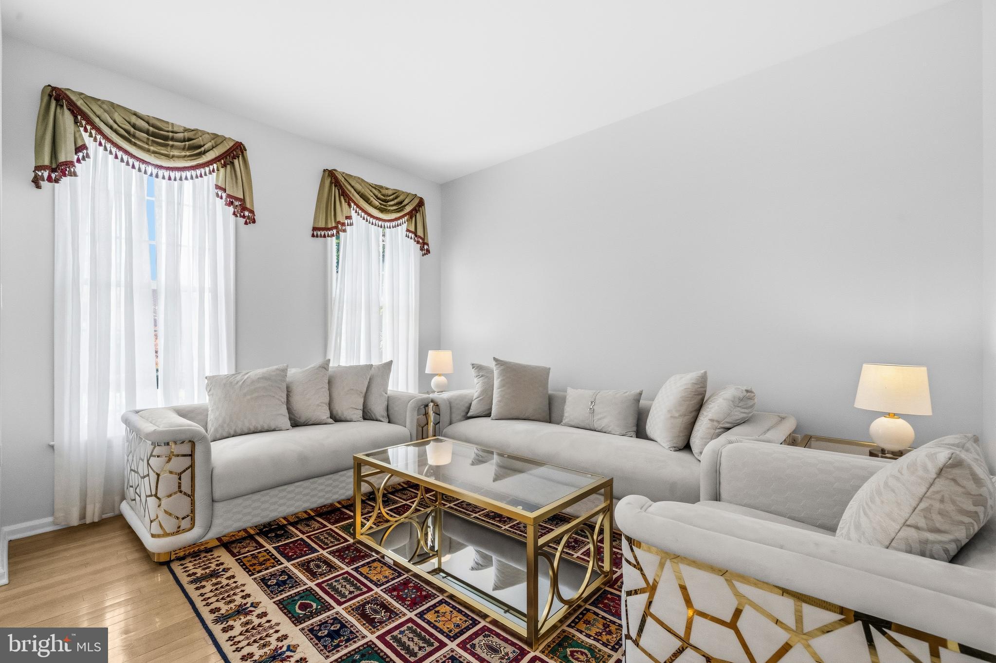 WASHINGTONIAN WOODS - Residential