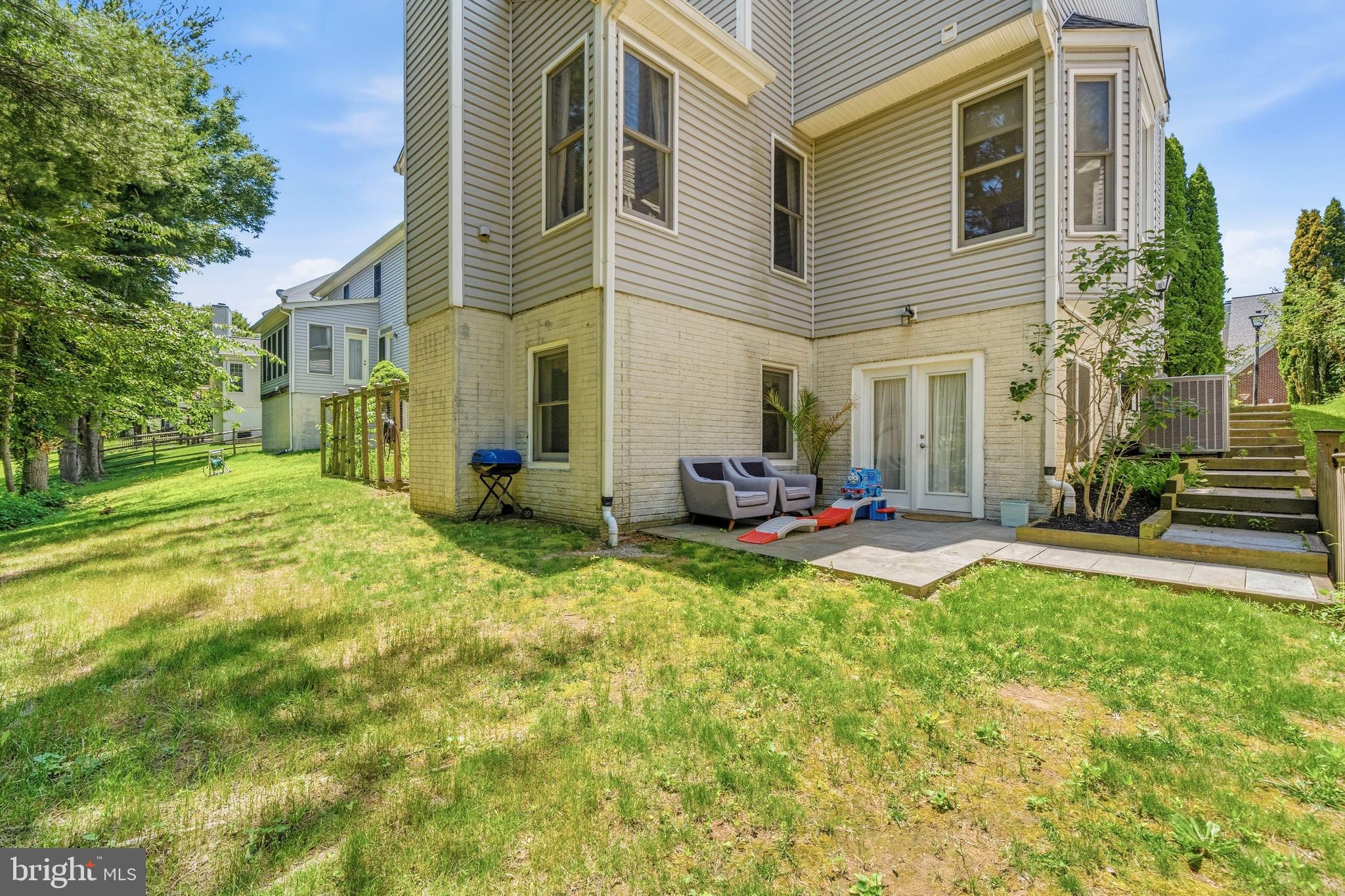 WASHINGTONIAN WOODS - Residential