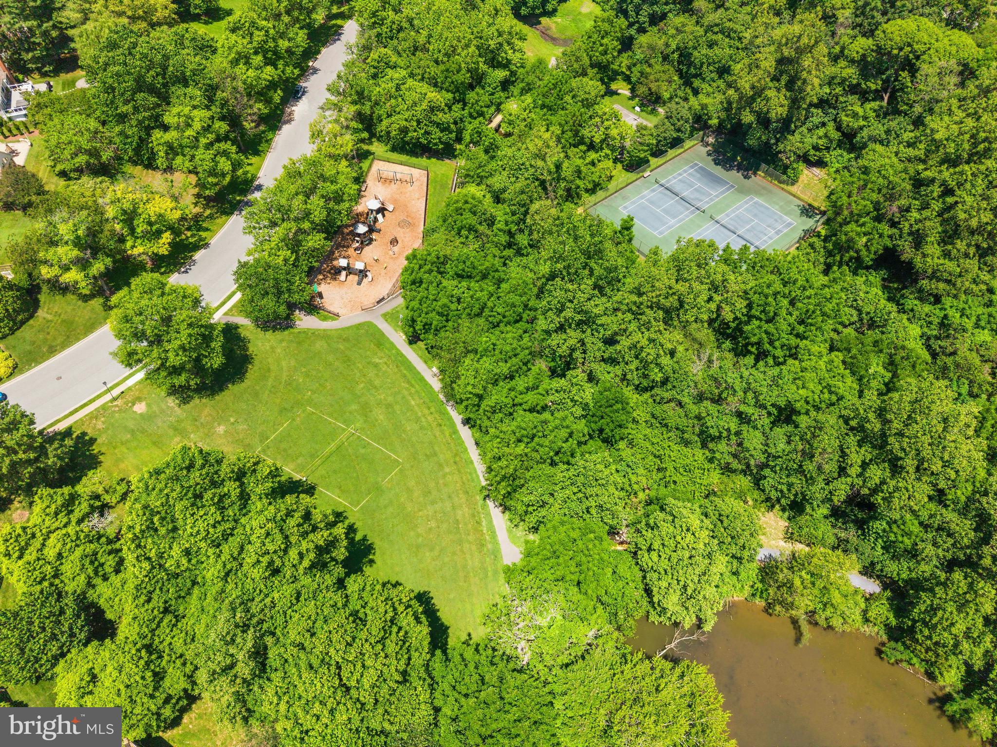 WASHINGTONIAN WOODS - Residential