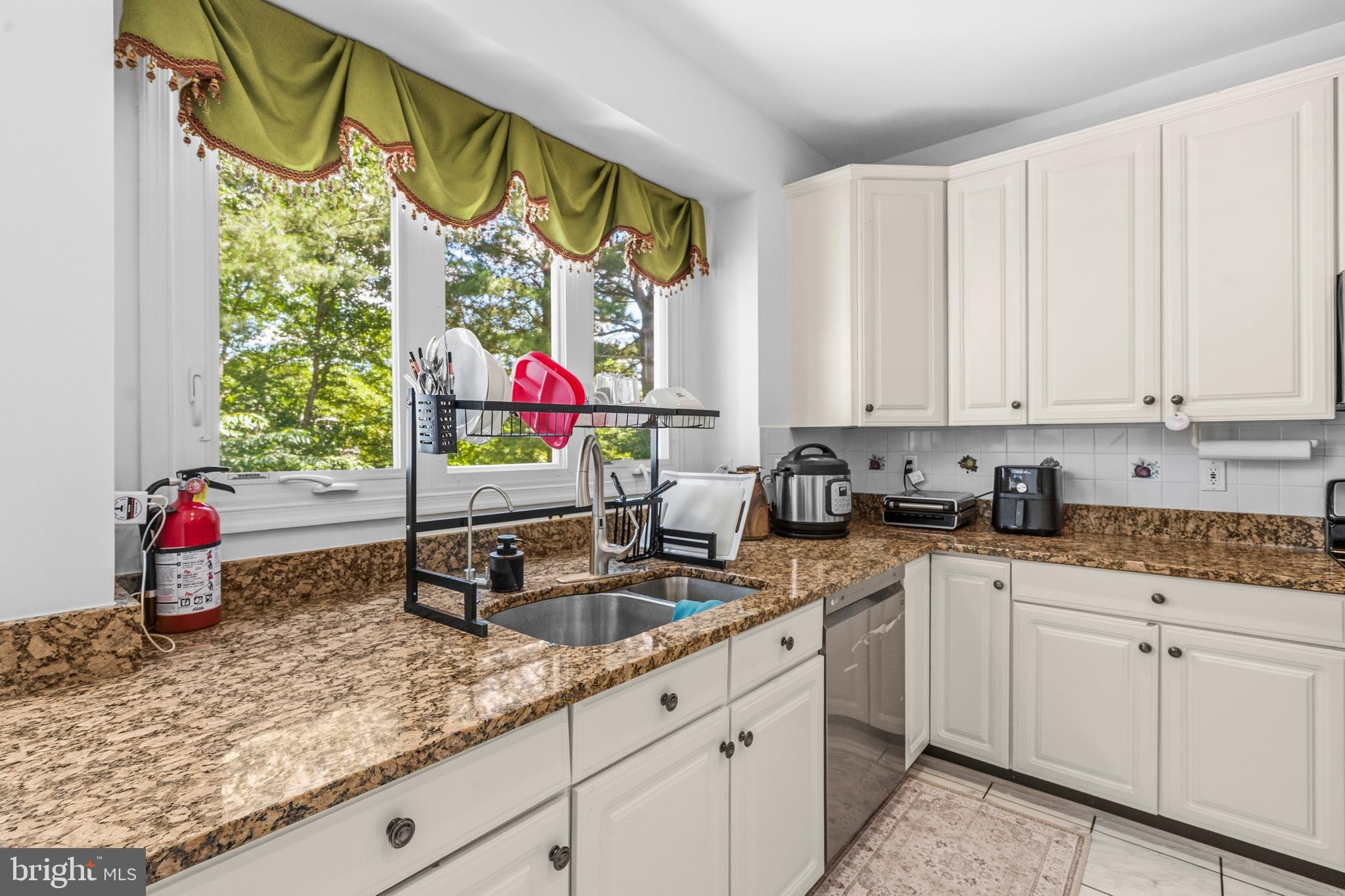 WASHINGTONIAN WOODS - Residential
