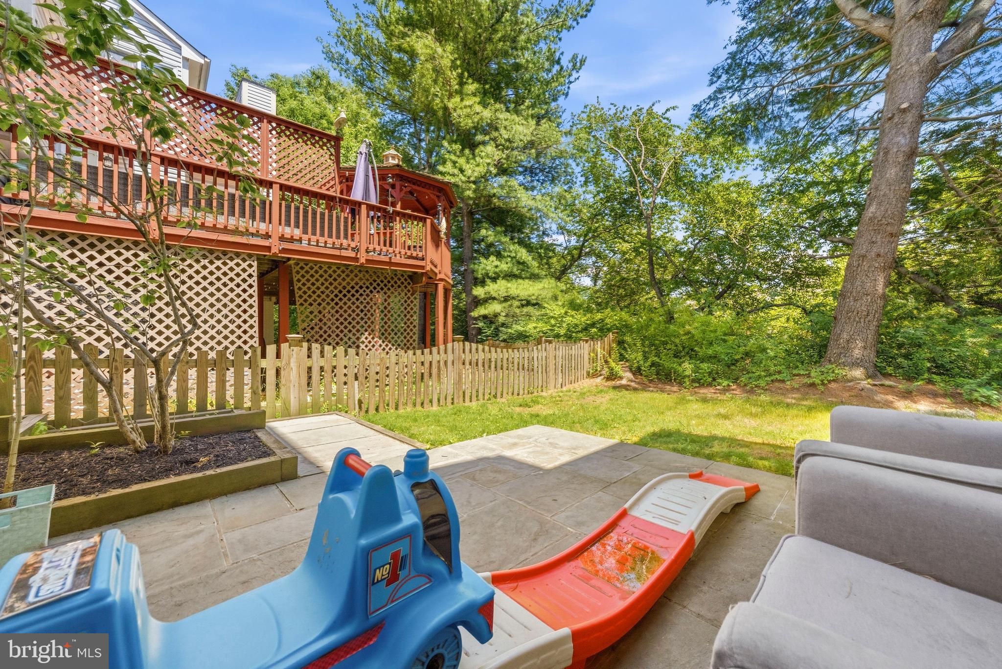 WASHINGTONIAN WOODS - Residential