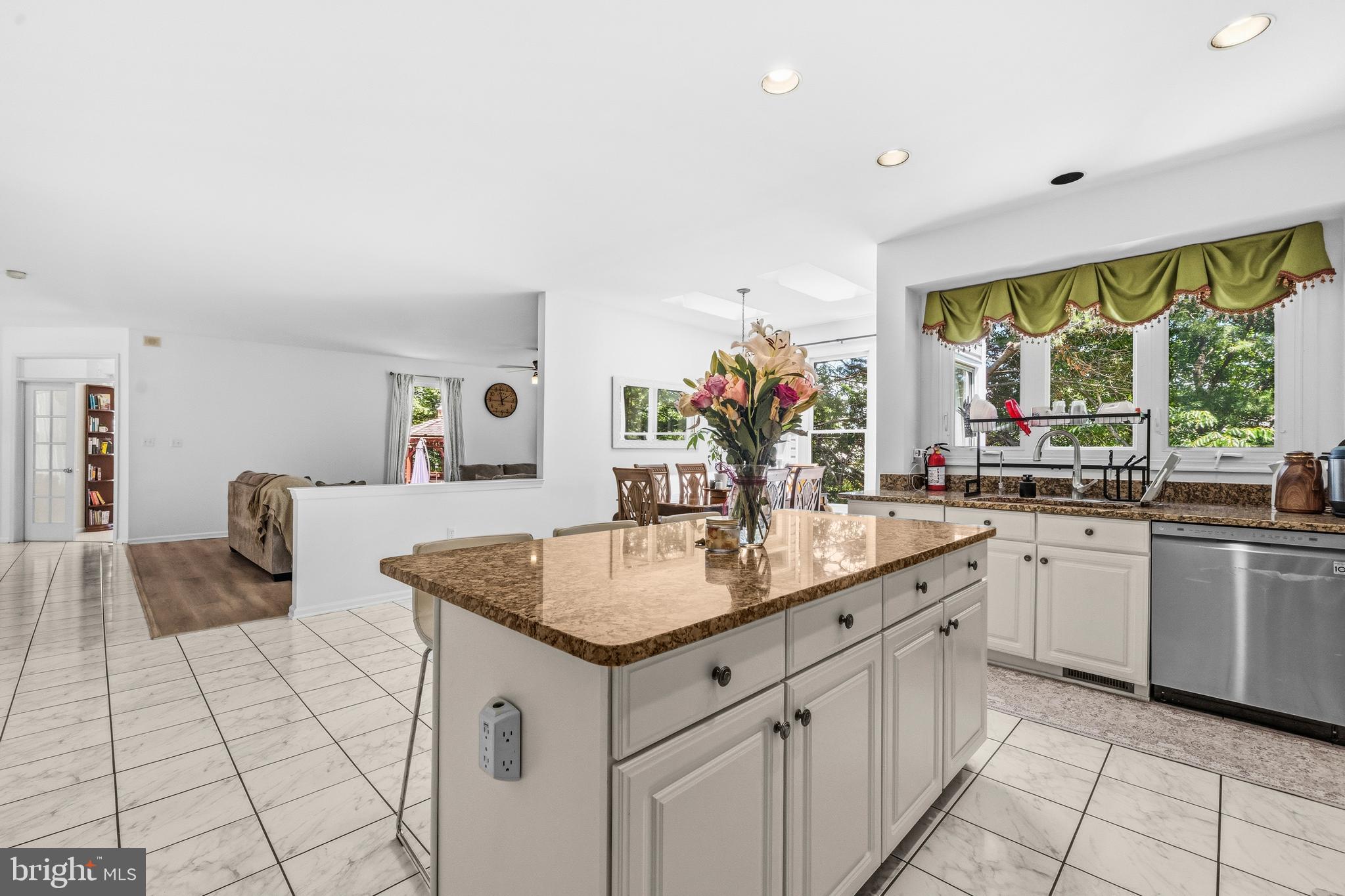WASHINGTONIAN WOODS - Residential