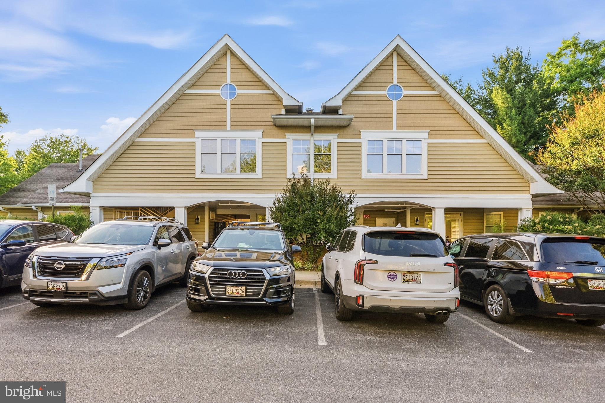 WASHINGTONIAN WOODS - Residential