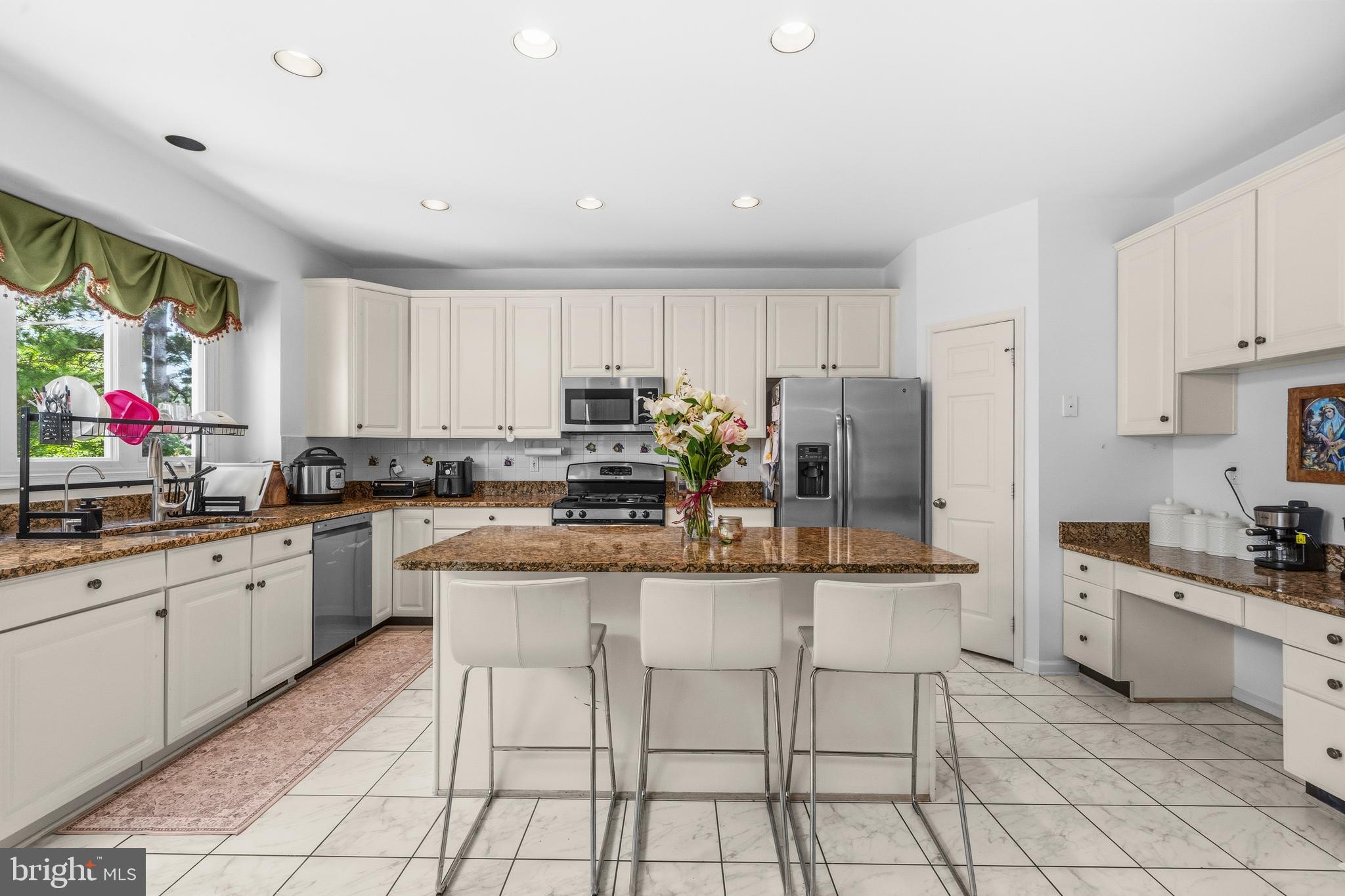 WASHINGTONIAN WOODS - Residential