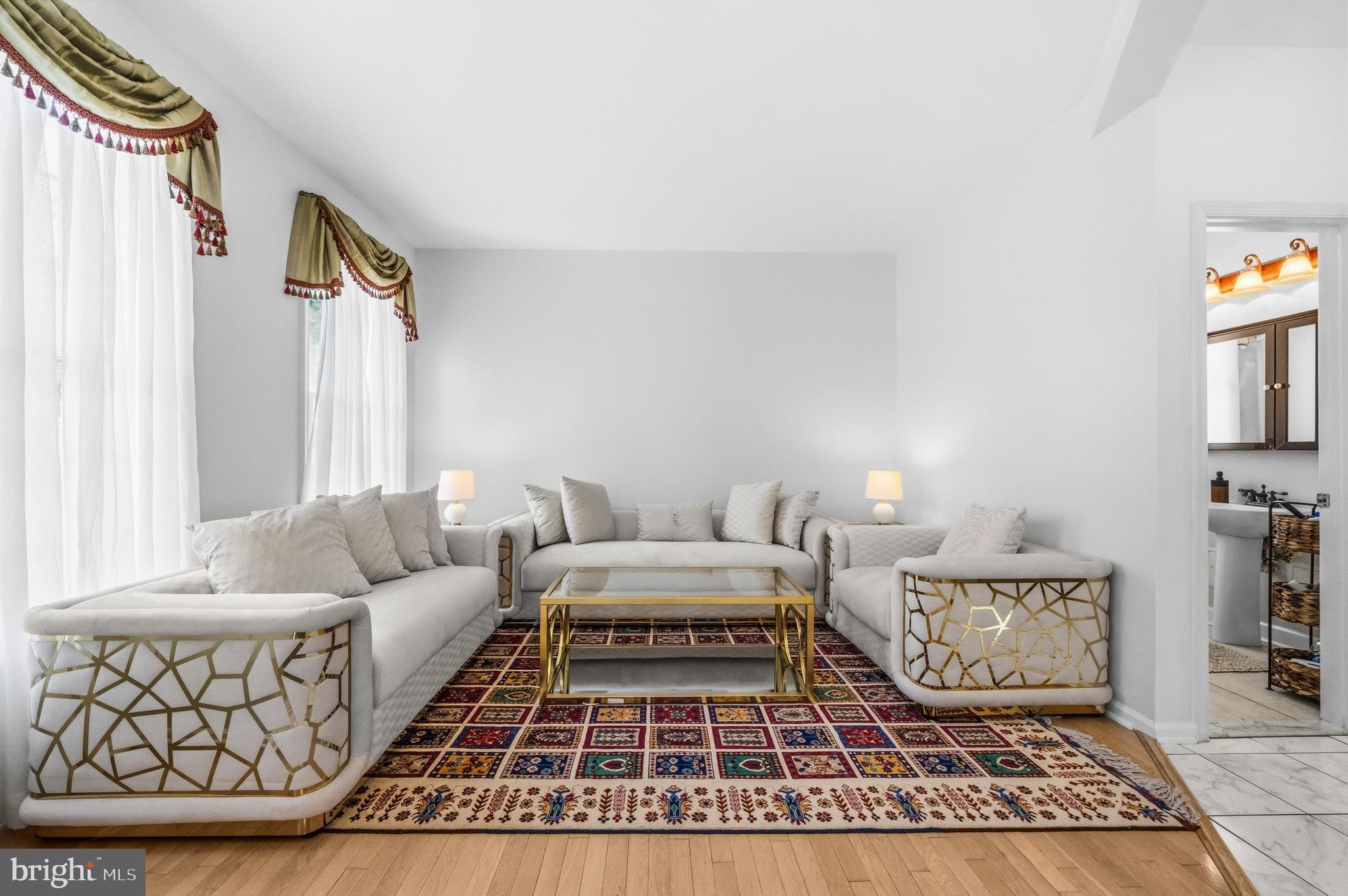 WASHINGTONIAN WOODS - Residential