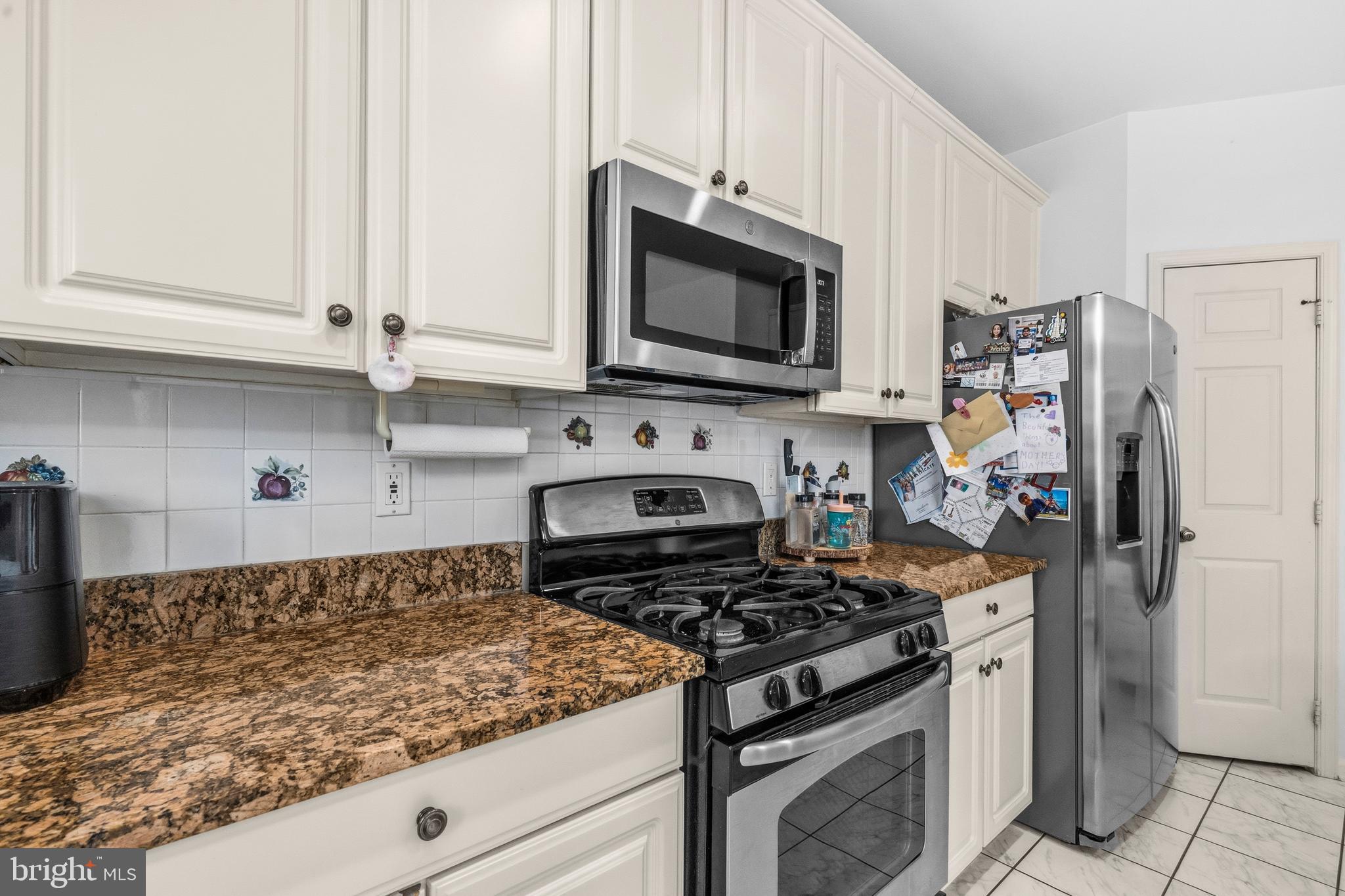 WASHINGTONIAN WOODS - Residential