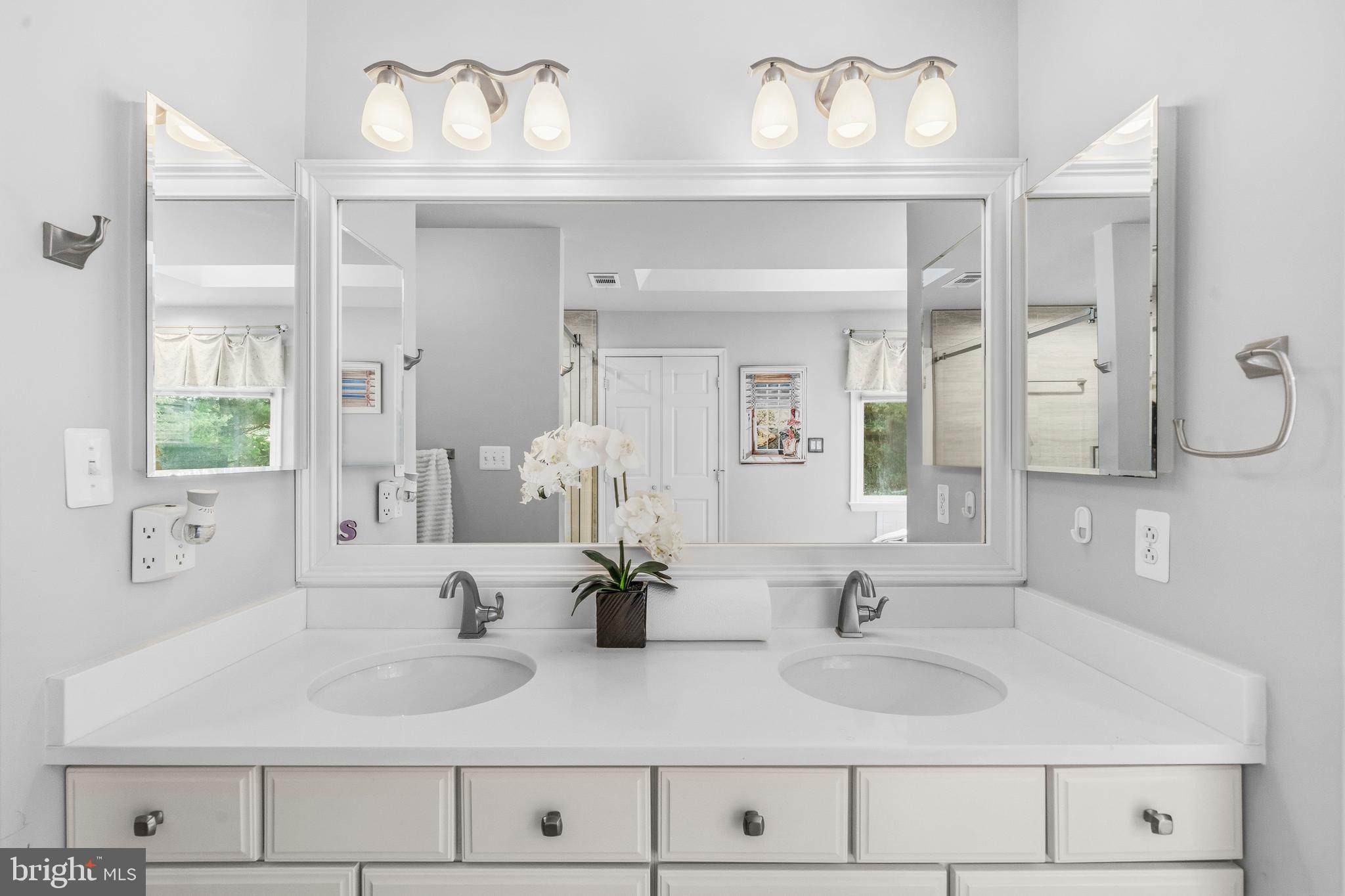 WASHINGTONIAN WOODS - Residential