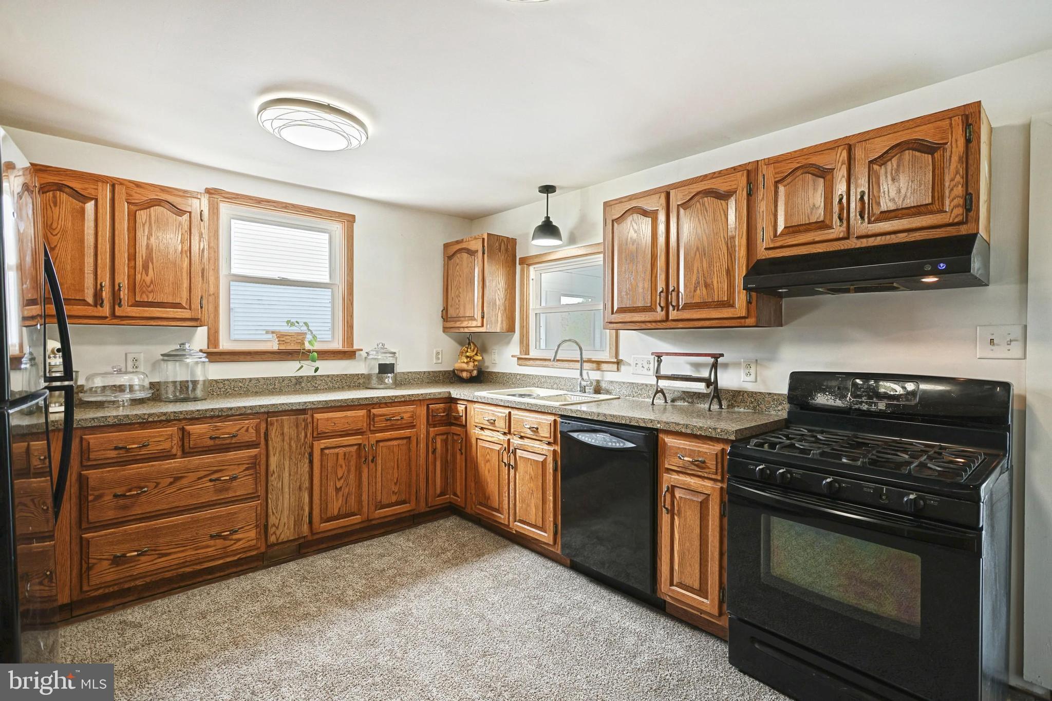 PLEASUREVILLE - Residential
