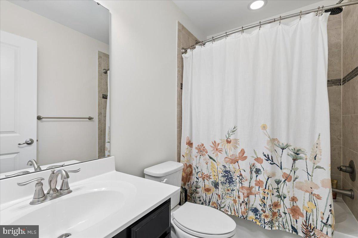 FIELDCREST GLEN - Residential