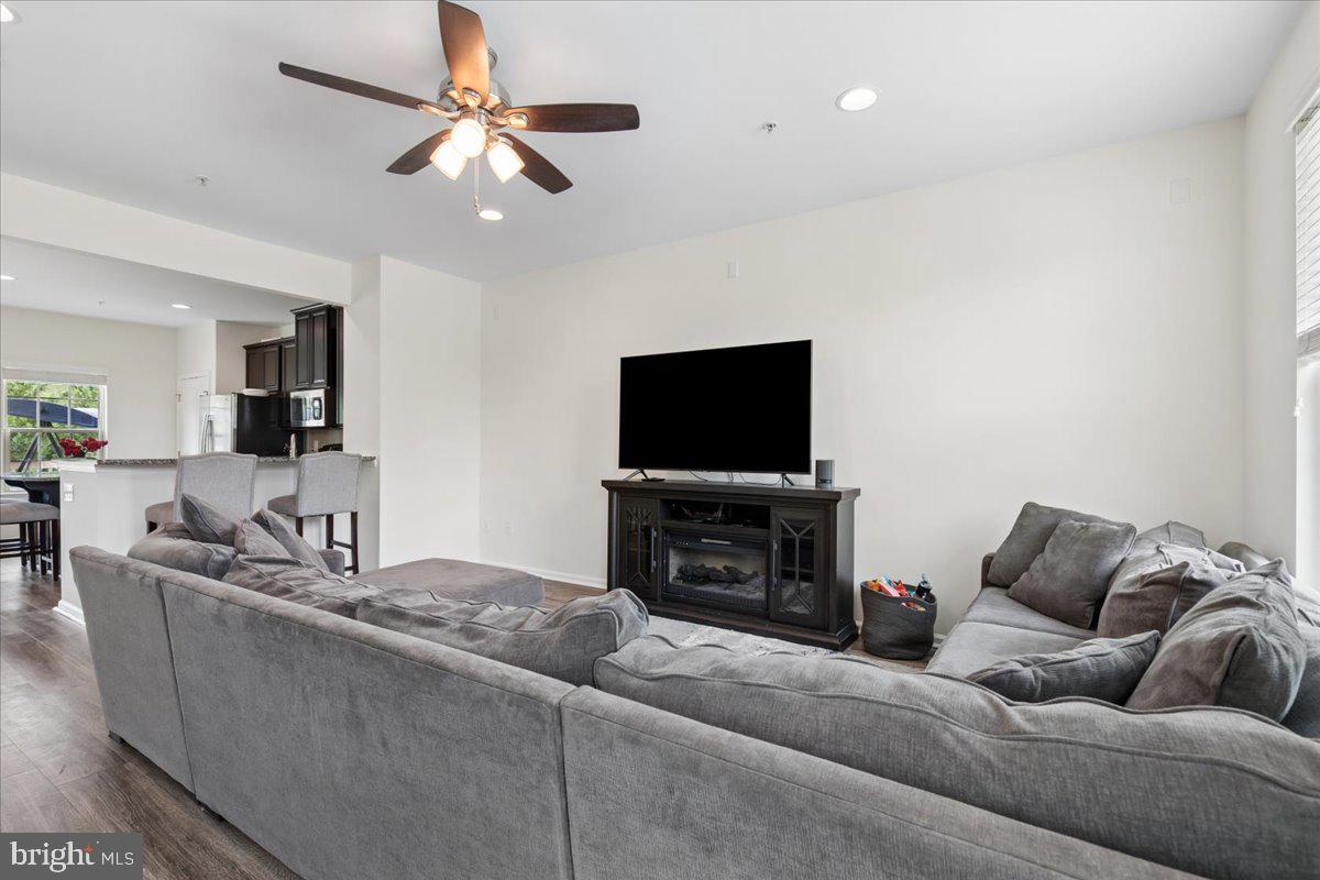 FIELDCREST GLEN - Residential