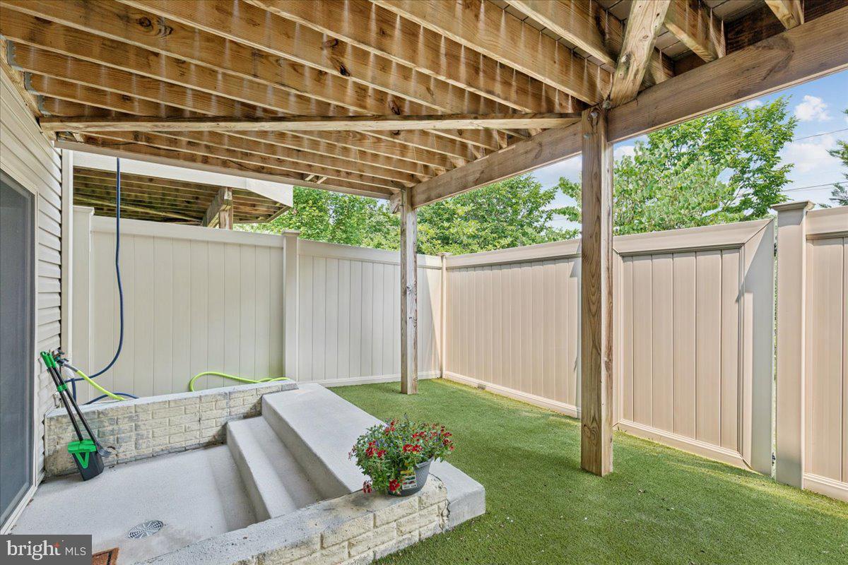 FIELDCREST GLEN - Residential