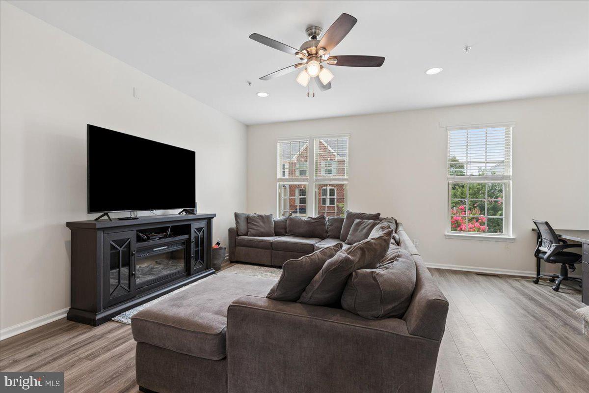 FIELDCREST GLEN - Residential