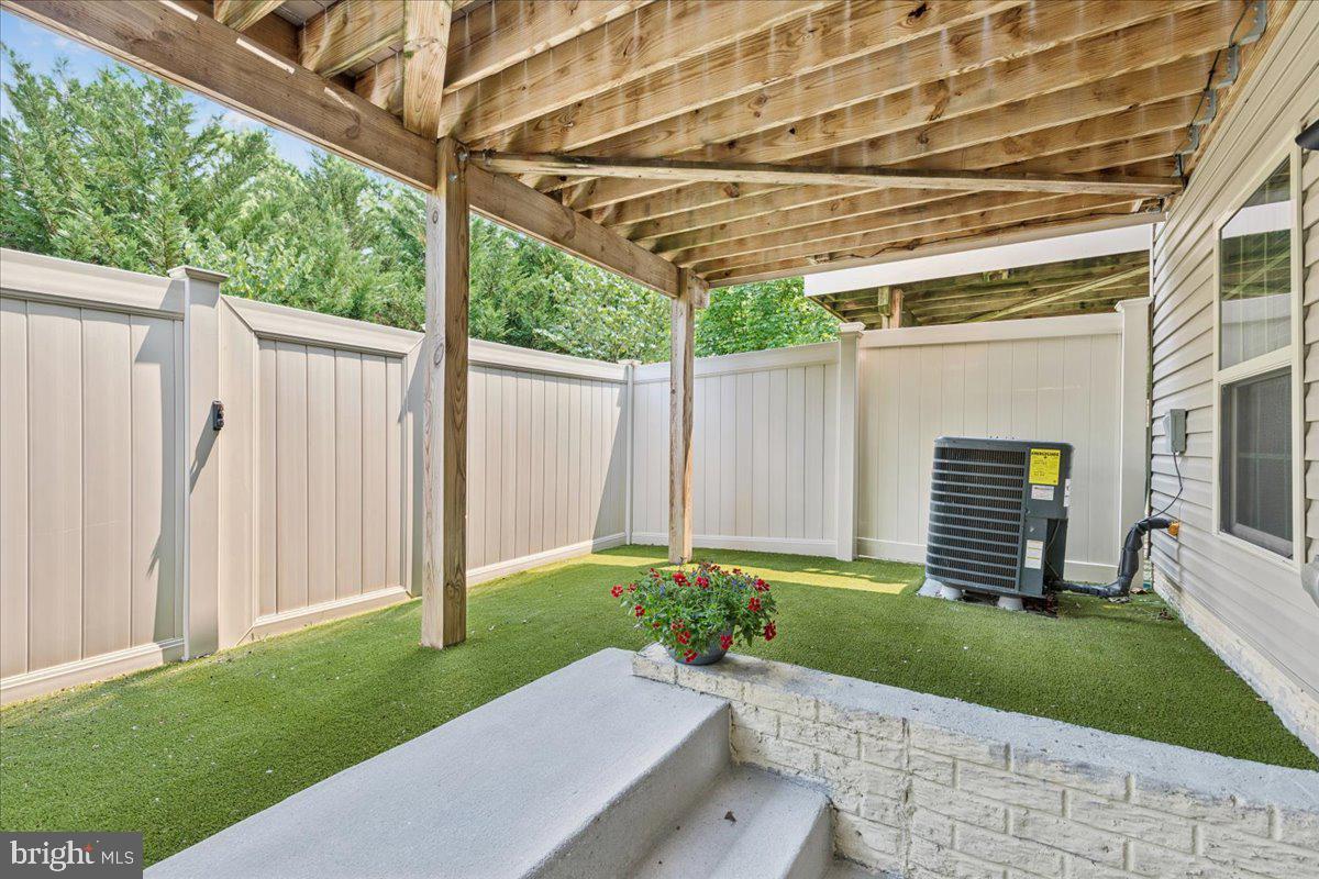 FIELDCREST GLEN - Residential