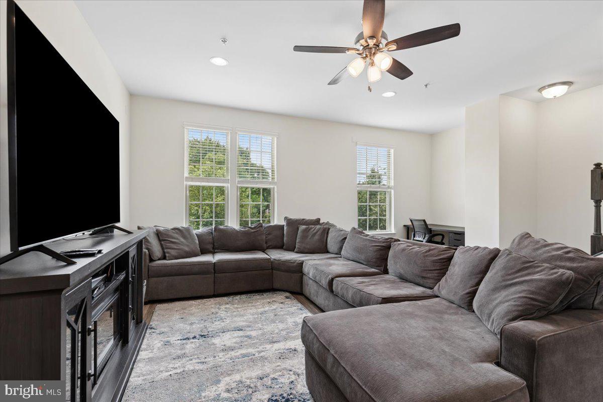 FIELDCREST GLEN - Residential