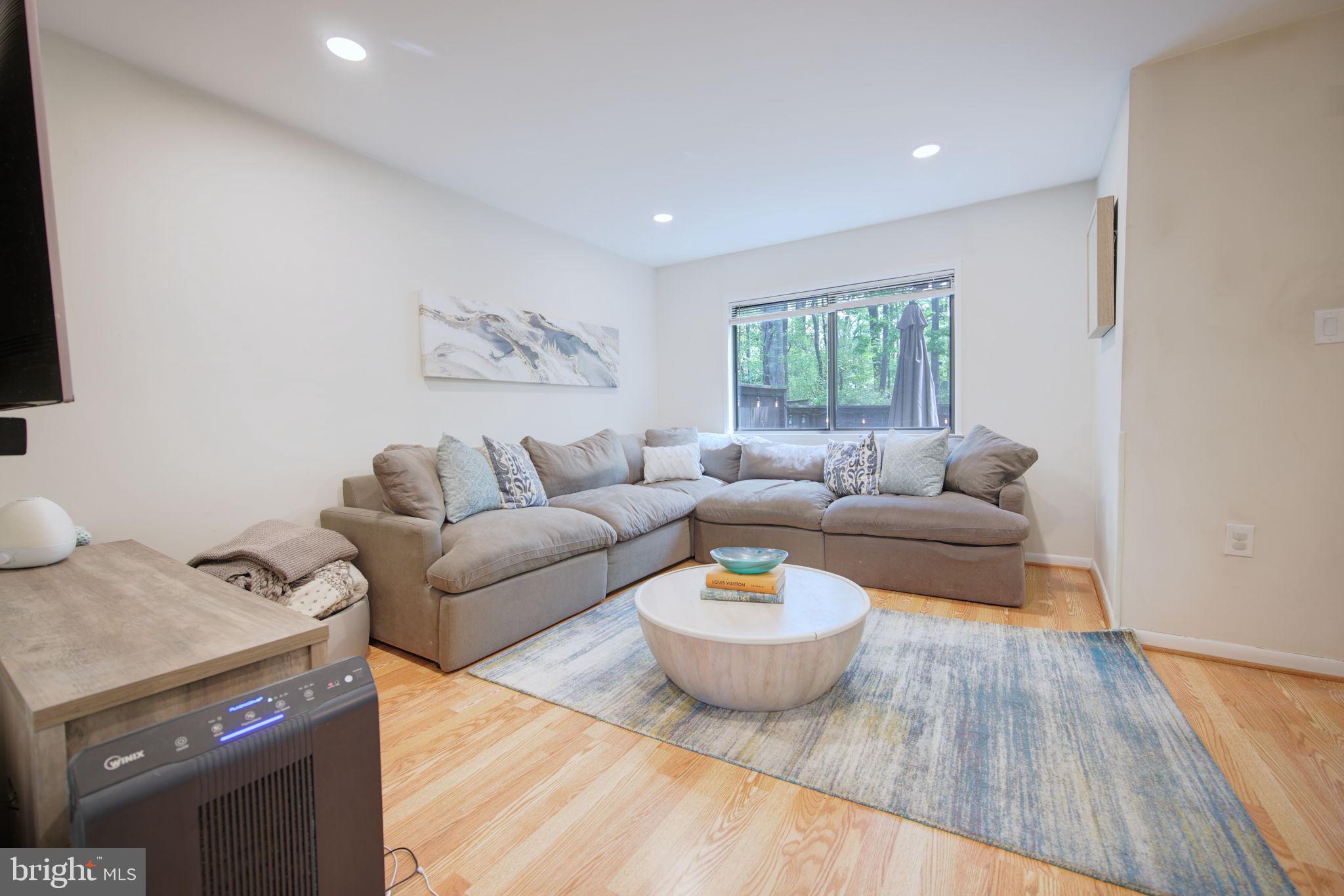 RESTON - Residential