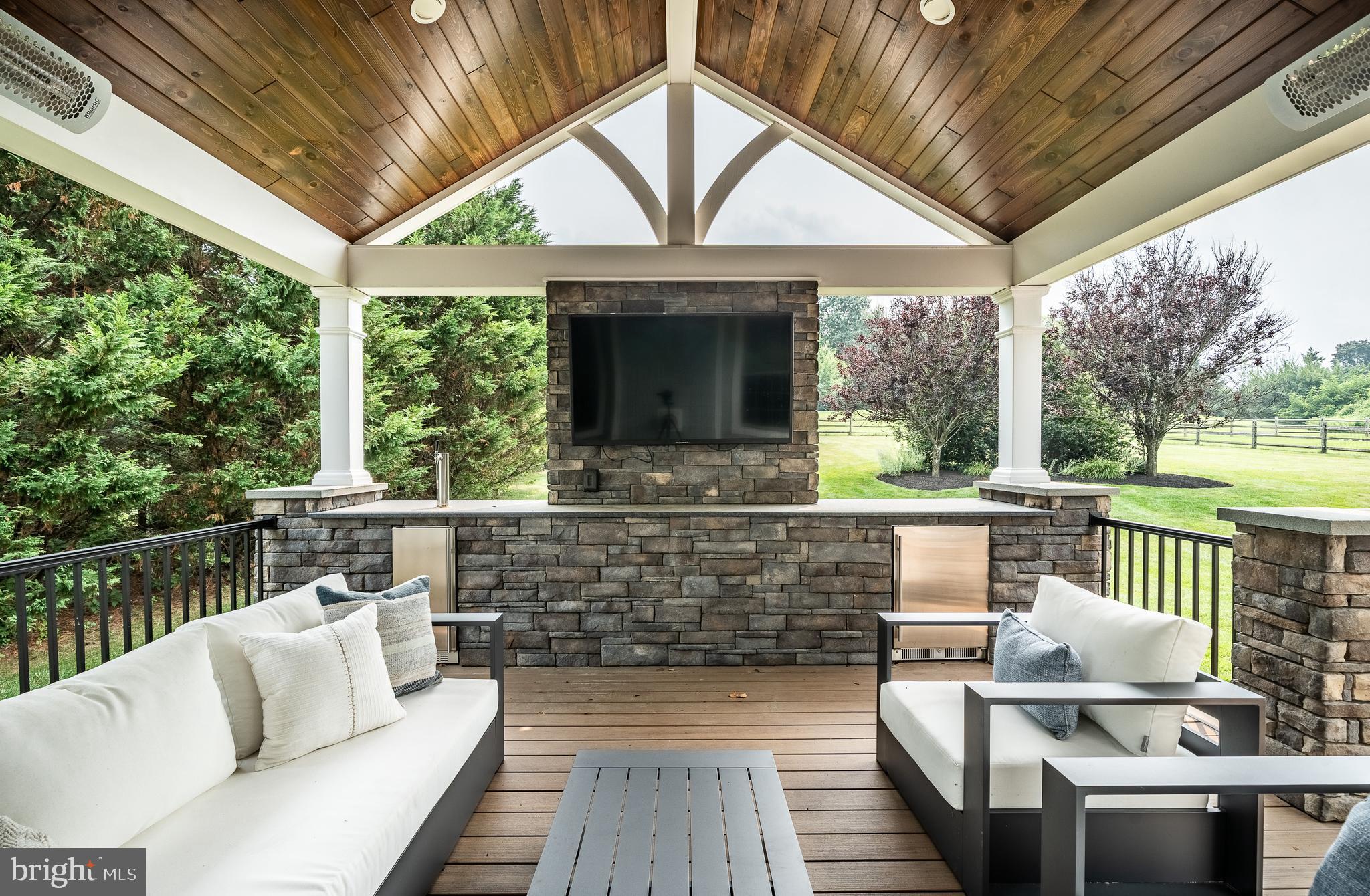 BRICK HOUSE FARM - Residential