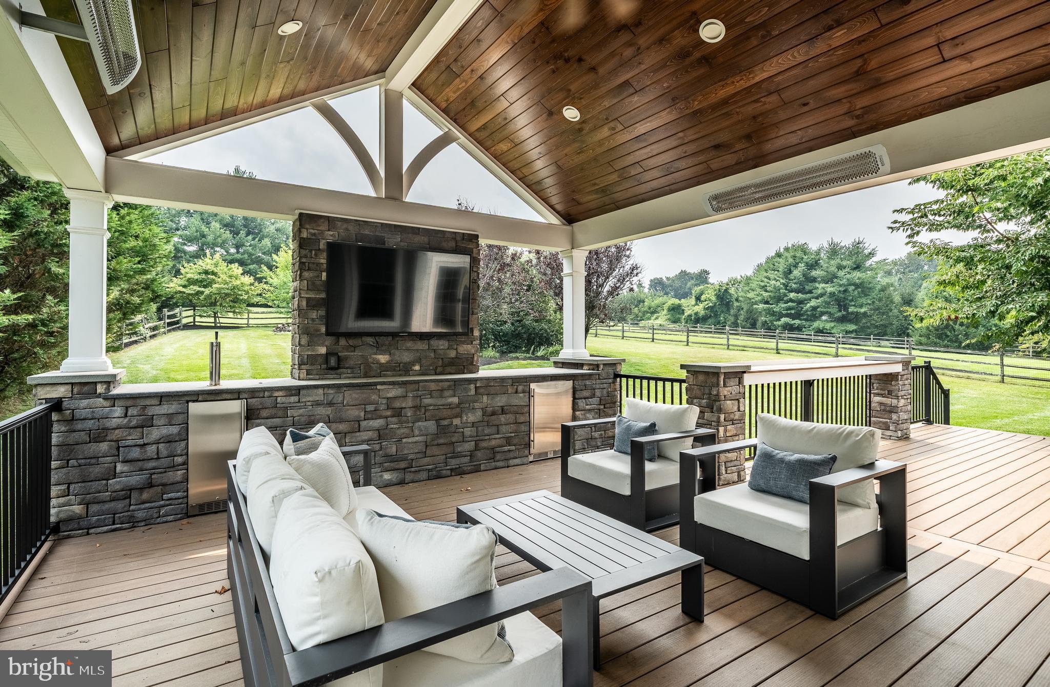 BRICK HOUSE FARM - Residential