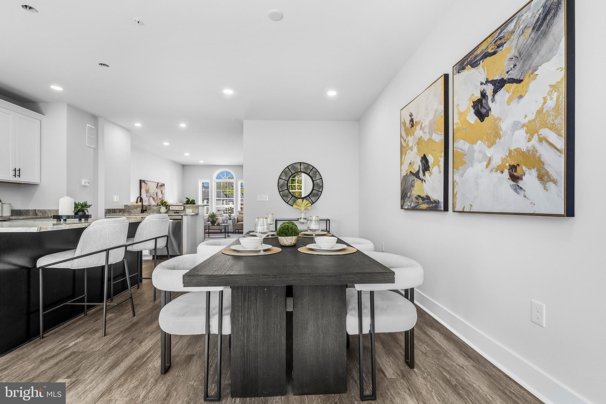 COLUMBIA RUN TOWNHOMES - Residential